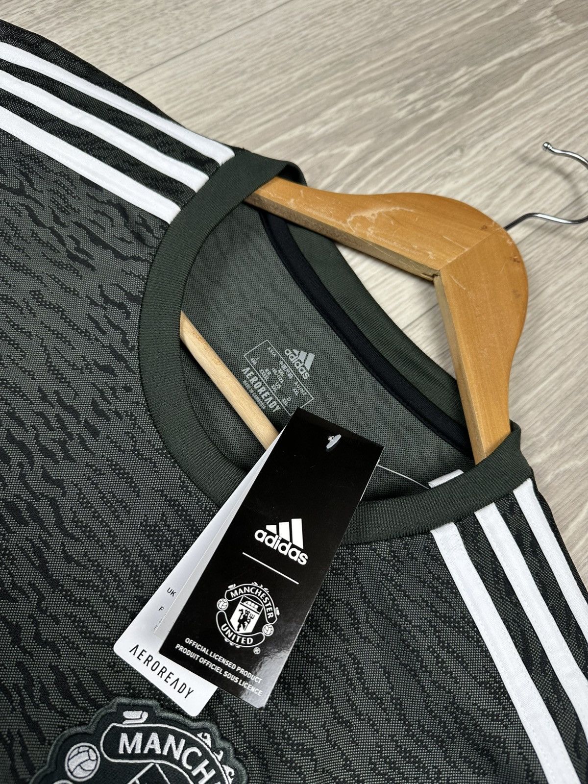 Adidas Adidas 2020/21 Manchester United Jersey #18 B. Fernandes Size US XXL / EU 58 / 5 - 10 Thumbnail