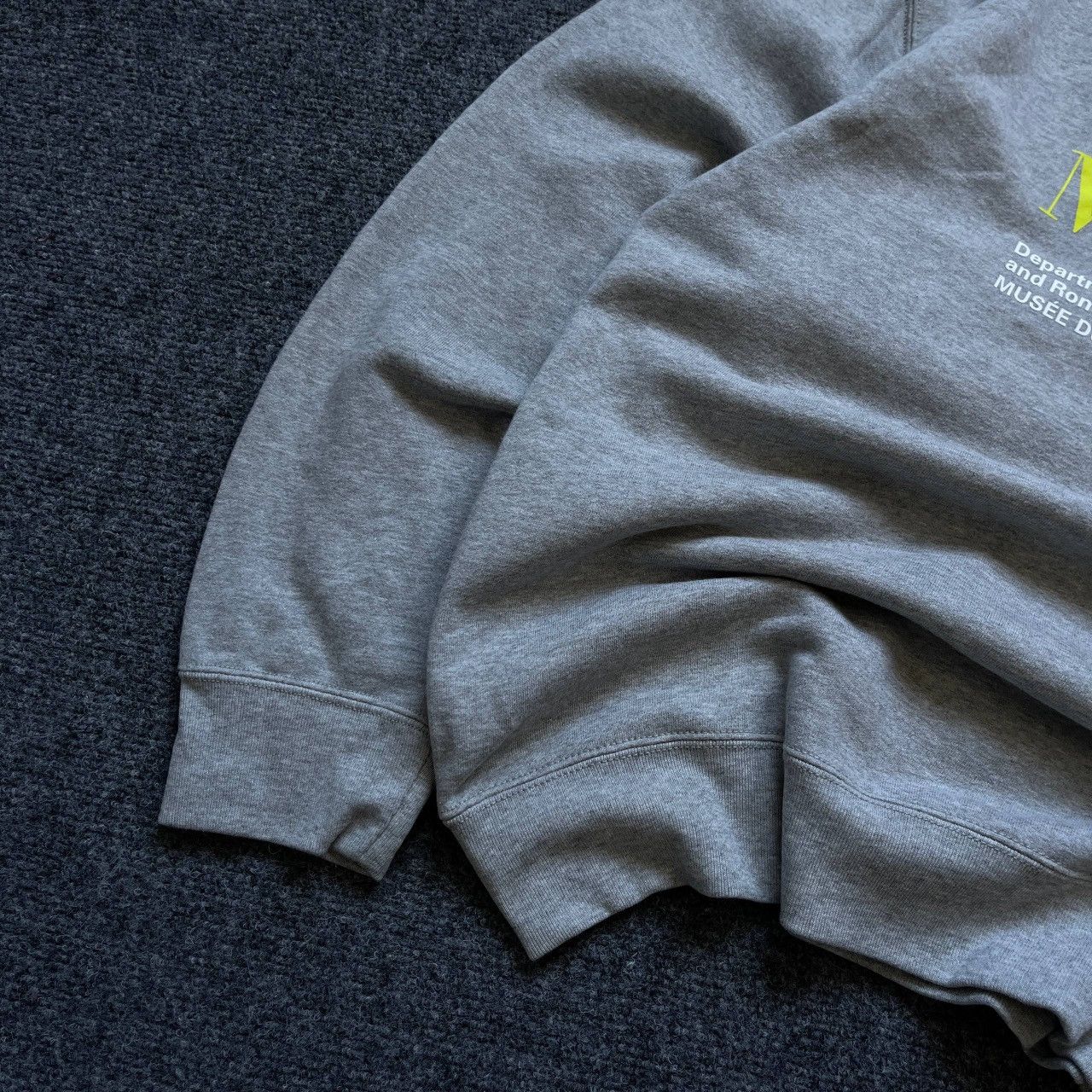 Uniqlo VTG Mans Peter Saville & Louvre Museum Uniqlo Sweatshirts Size US M / EU 48-50 / 2 - 6 Thumbnail