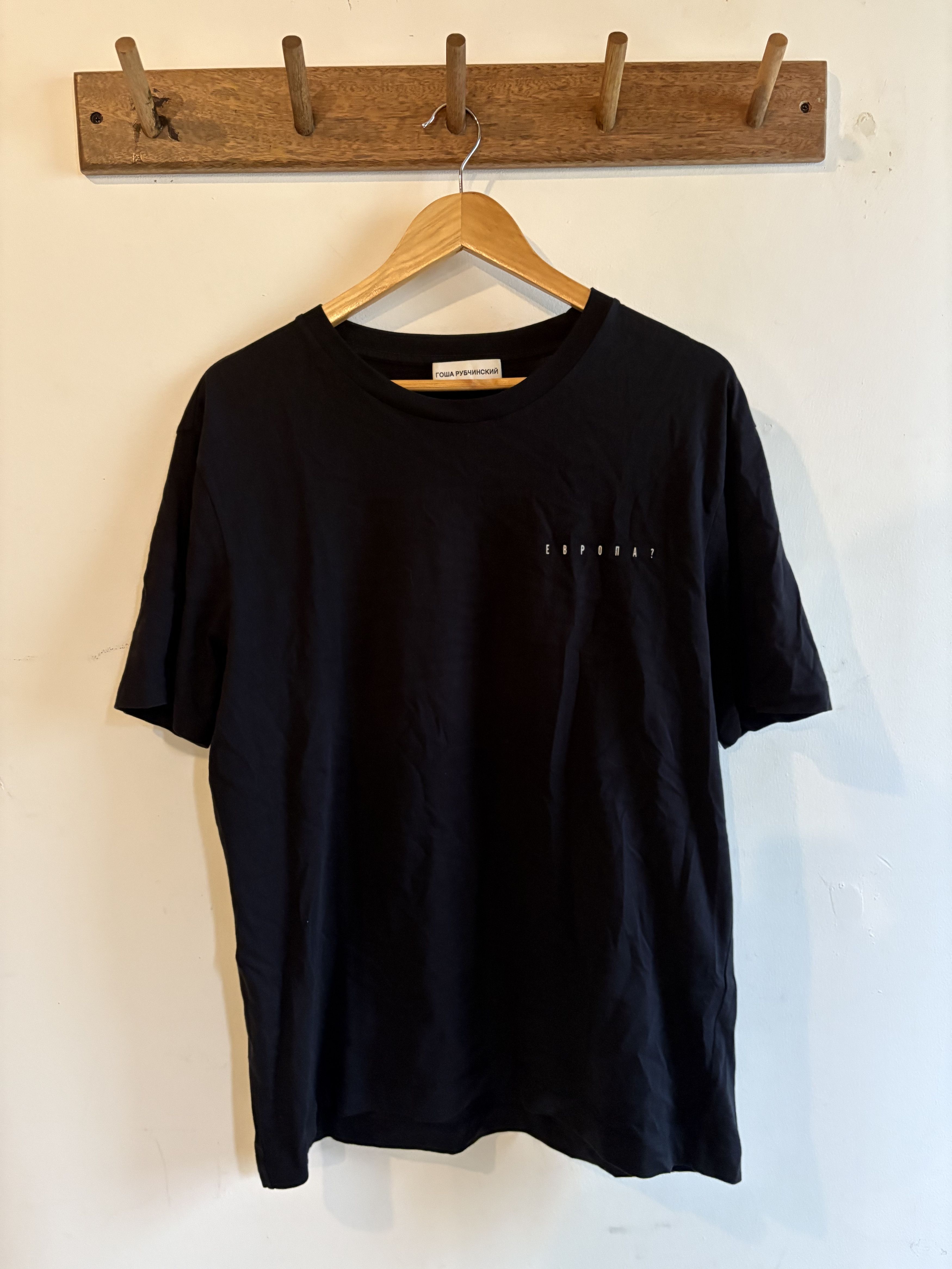 Gosha Rubchinskiy Gosha Rubchinskiy Black T Shirt Size US XL / EU 56 / 4 - 1 Thumbnail