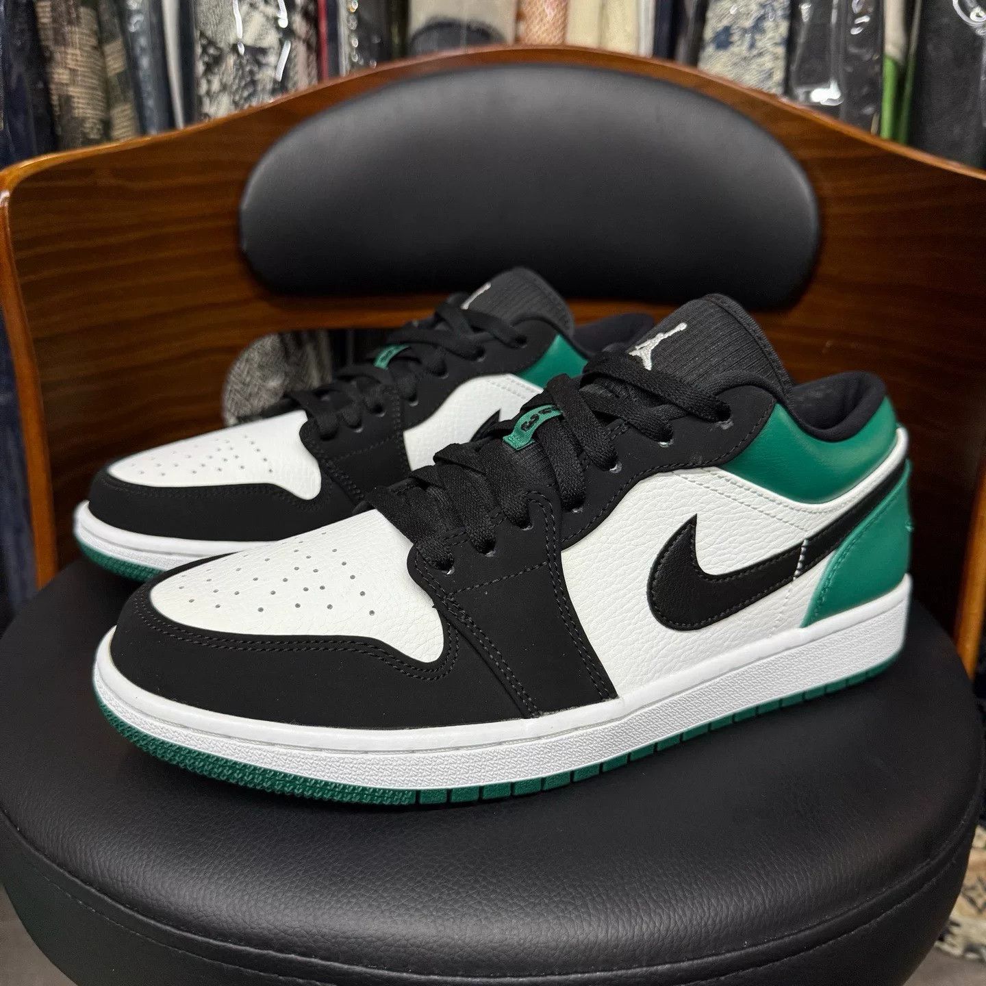 Nike Nike AJ1 Green Lowtop Sneakers 43 Men Size US 10 / EU 43 - 1 Thumbnail