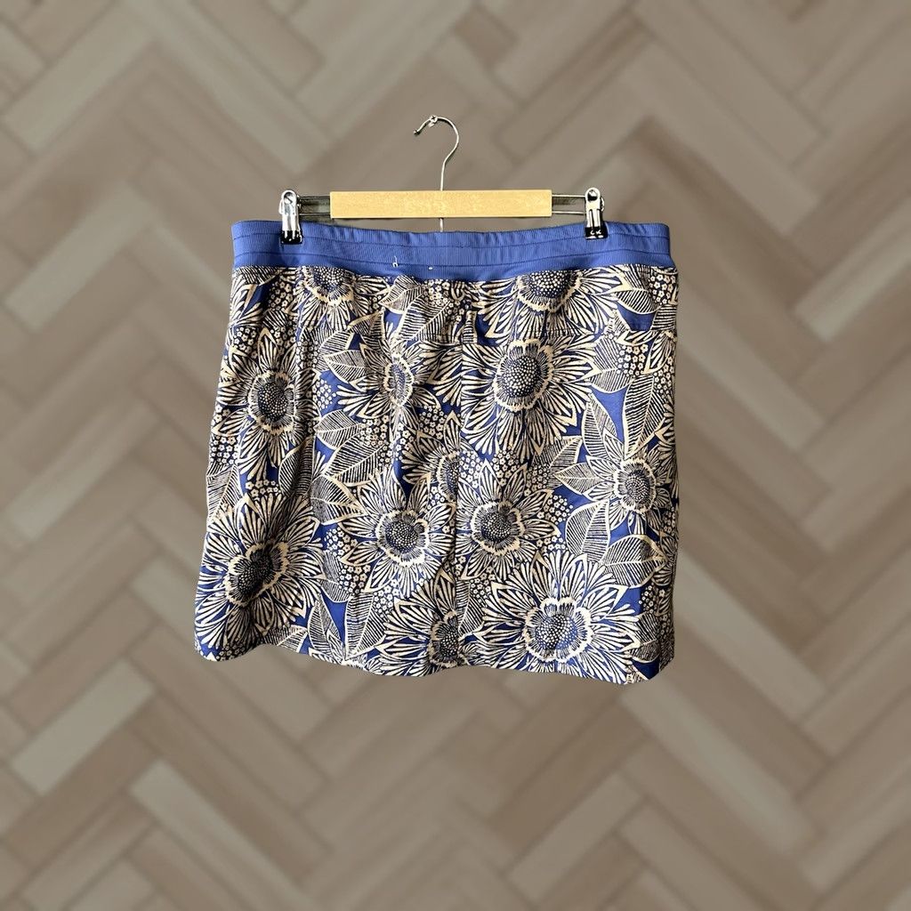 Vintage St. John's Bay Skirt Womens Plus 1X Knee Length Blue Floral Lined Skort Sunflower Print Active"} Size 40" / US 18 - 1 Thumbnail