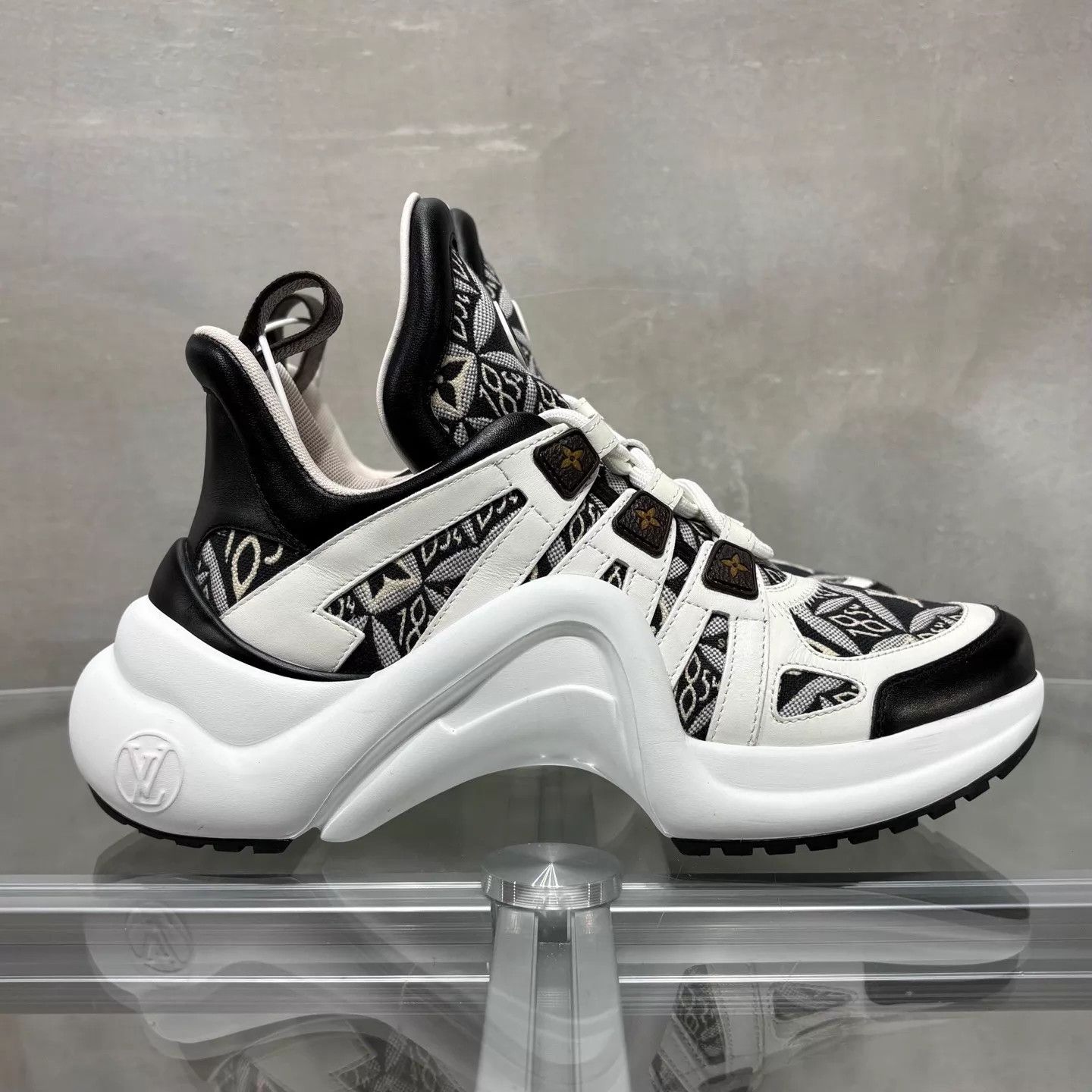 Louis Vuitton LV Black White Monogram Arch Dad Sneaker UK4/38 Size US 7.5 / IT 37.5 - 3 Thumbnail