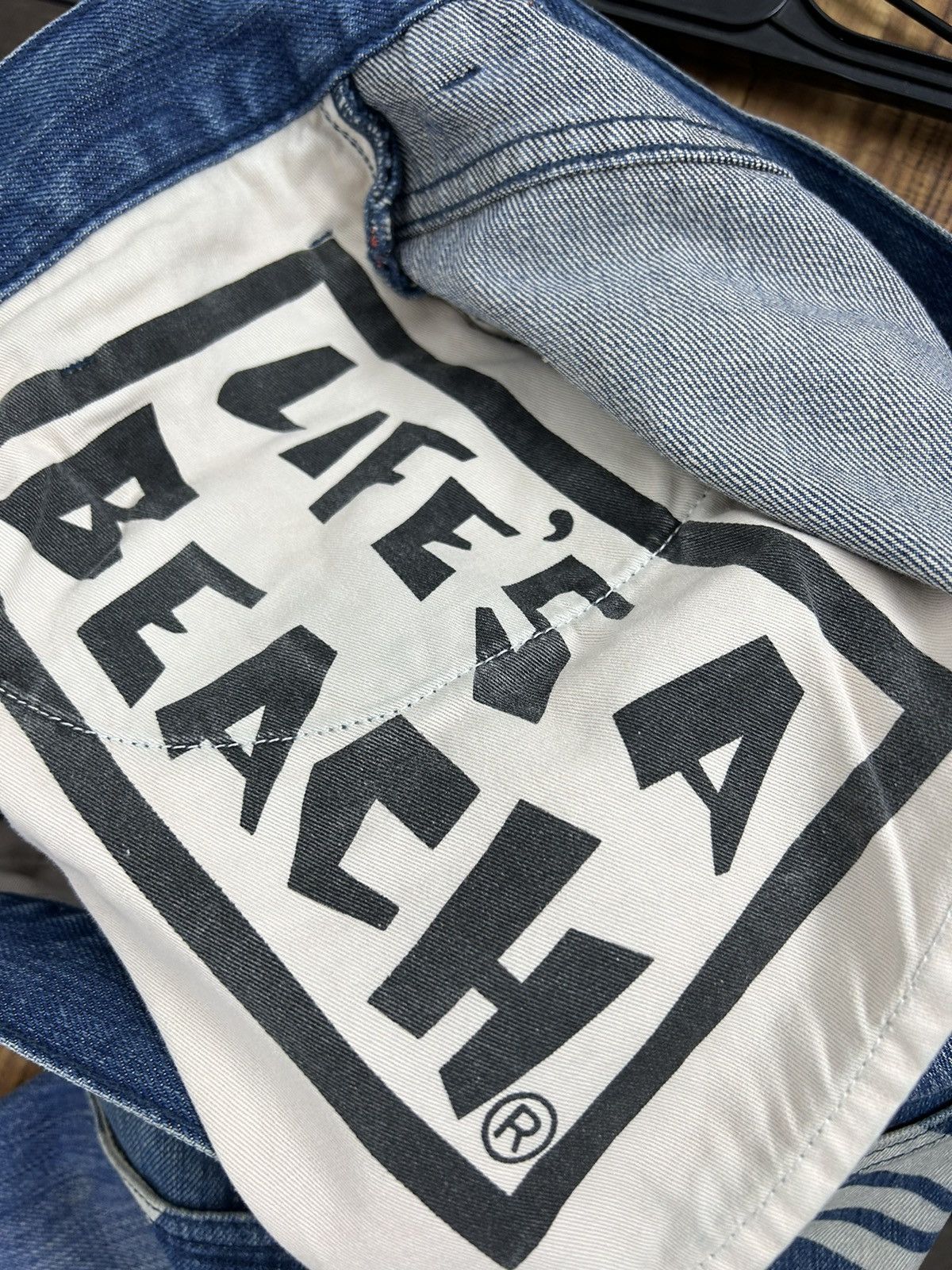 Life's a Beach Life's A Beach Allover Bones Print Denim Jeans Surfing Size US 34 / EU 50 - 11 Thumbnail