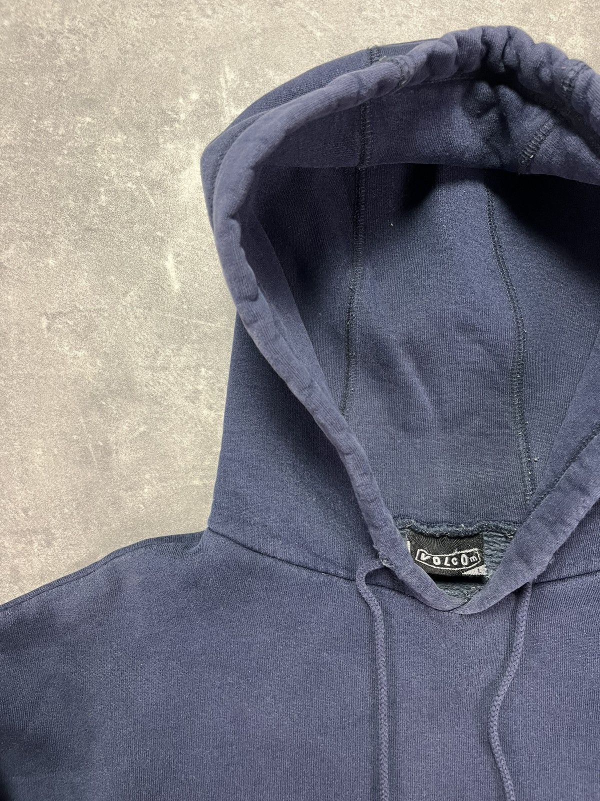 Volcom Volcom Y2K Front Logo Hoodie L XL Rare 00s Vintage Size US L / EU 52-54 / 3 - 12 Thumbnail