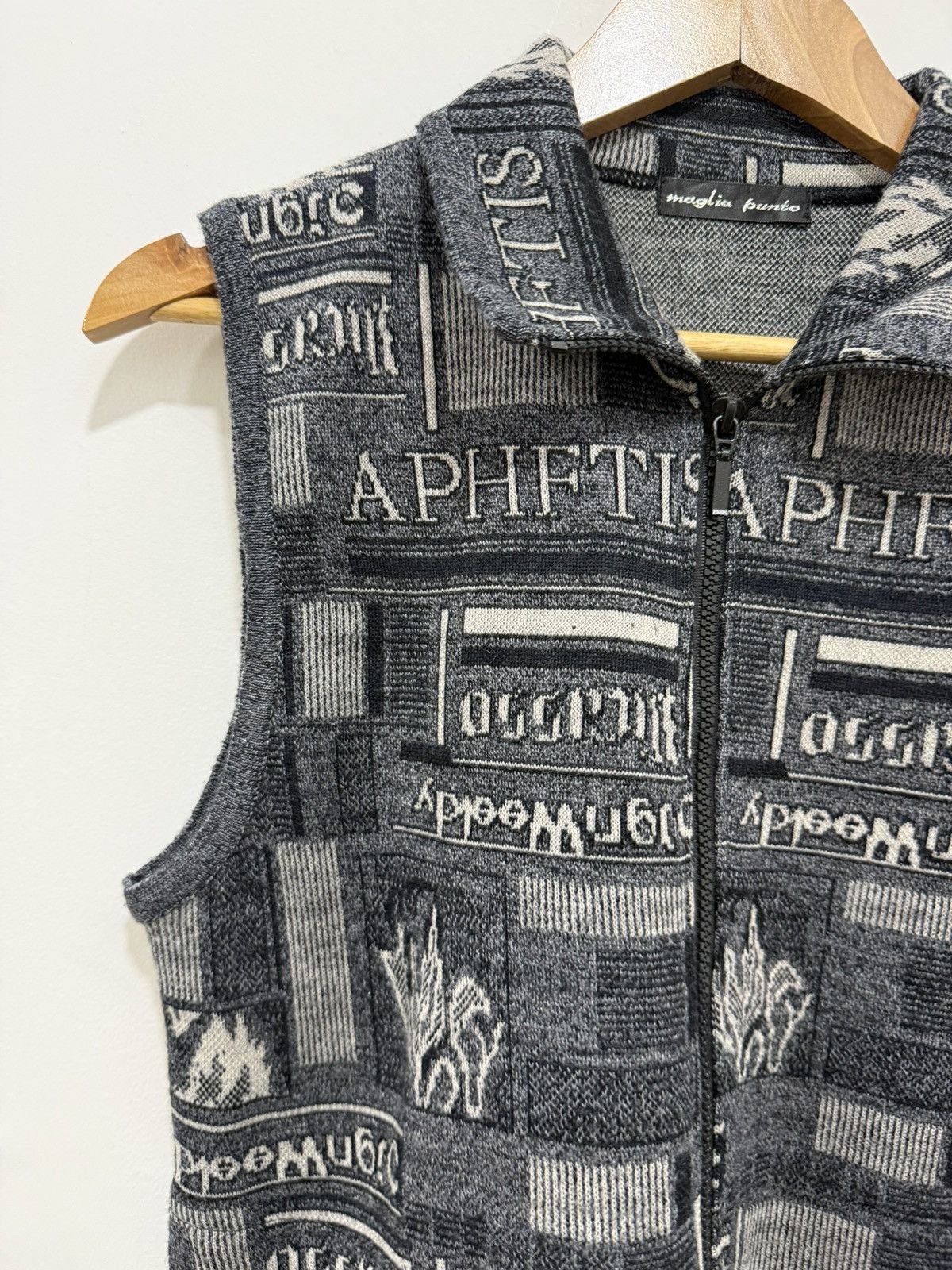 Japanese Brand Vtg knit vest Size US M / EU 48-50 / 2 - 4 Thumbnail