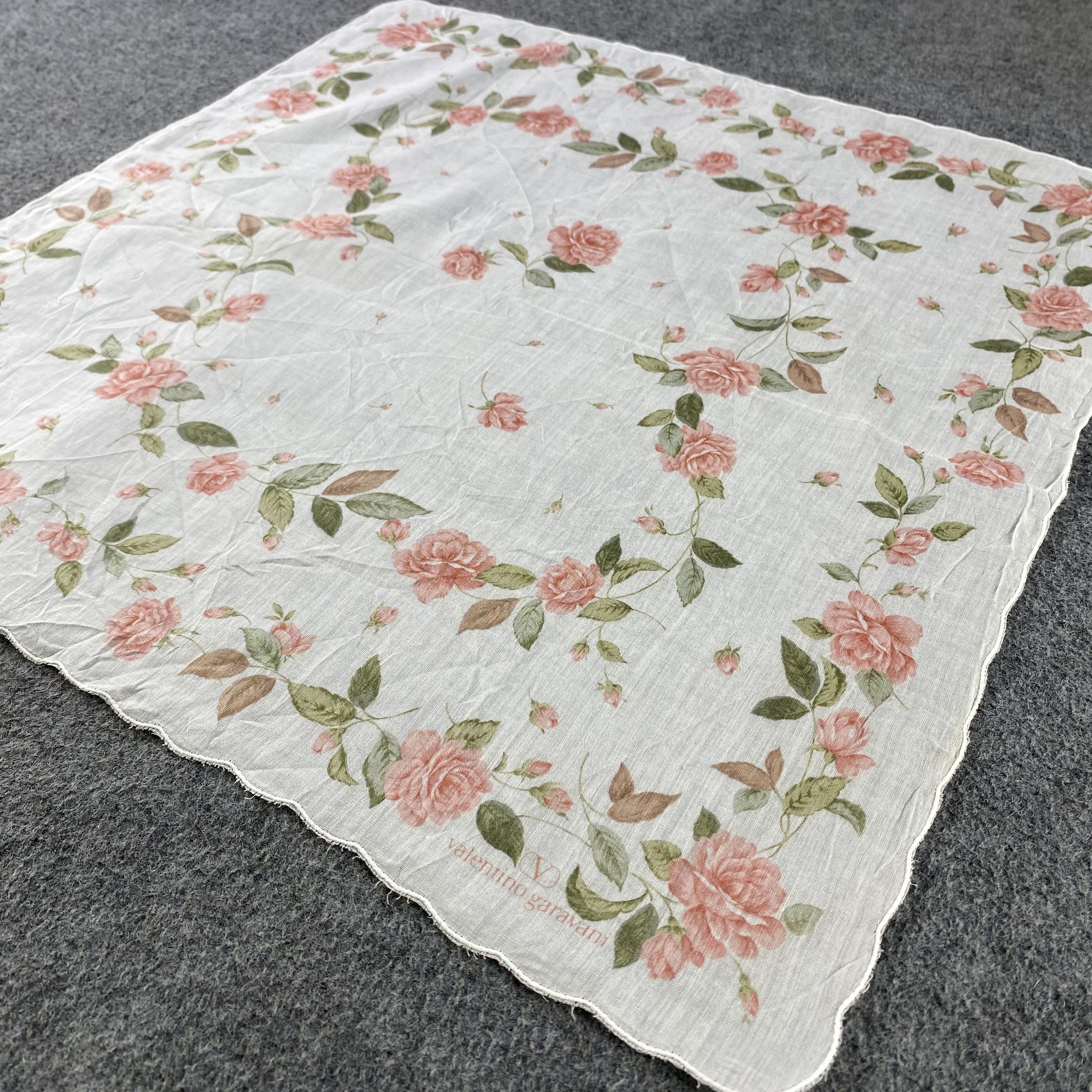 Valentino × Vintage Valentino Garavani Handkerchief/Neckerchief/Bandana HC894 Size ONE SIZE - 2 Thumbnail