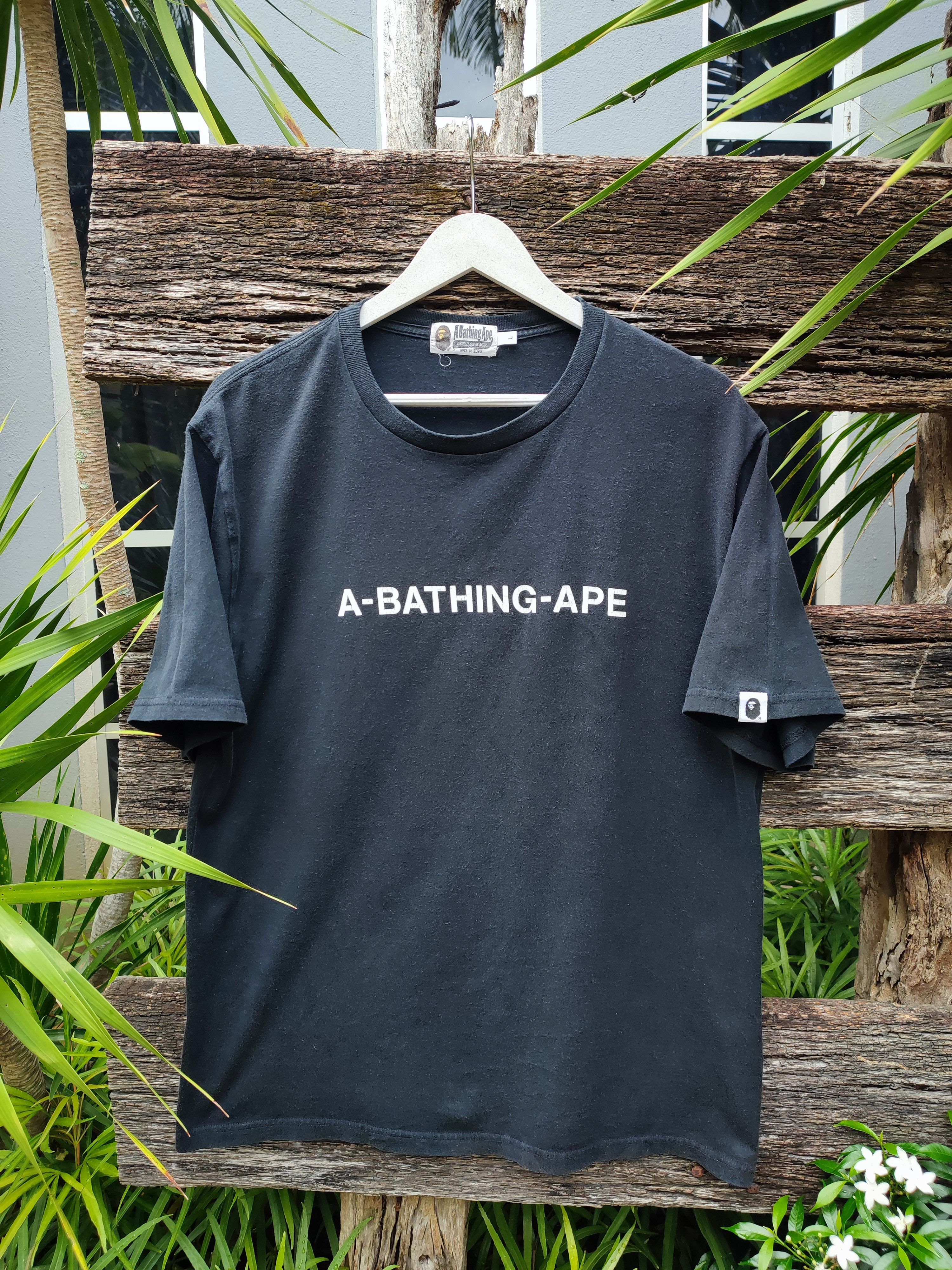 Bape A Bathing Ape World Gone Mad Tshirt Size US L / EU 52-54 / 3 - 1 Thumbnail
