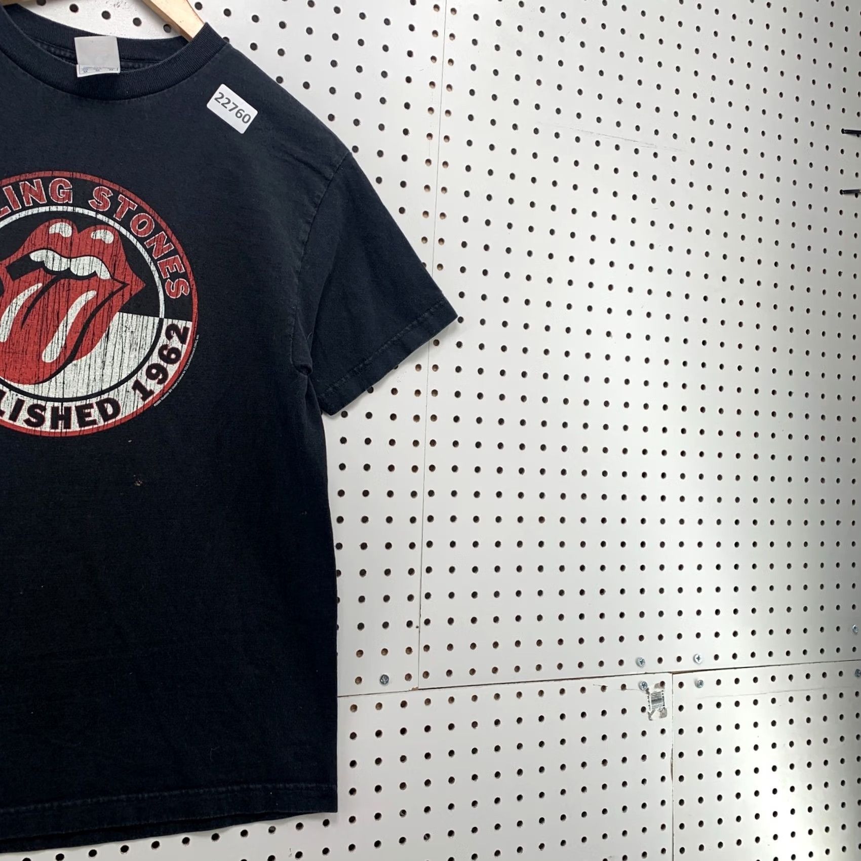 Vintage Rolling Stones Shirt Black Tongue Lips Graphic Adult Medium 19.5x27.5 Music Band Size US M / EU 48-50 / 2 - 4 Thumbnail