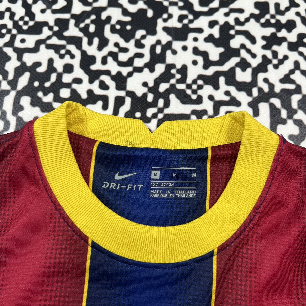 Nike Vintage Y2K Nike Barcelona Soccer Football Jersey Blokecore Size S / US 4 / IT 40 - 17 Thumbnail