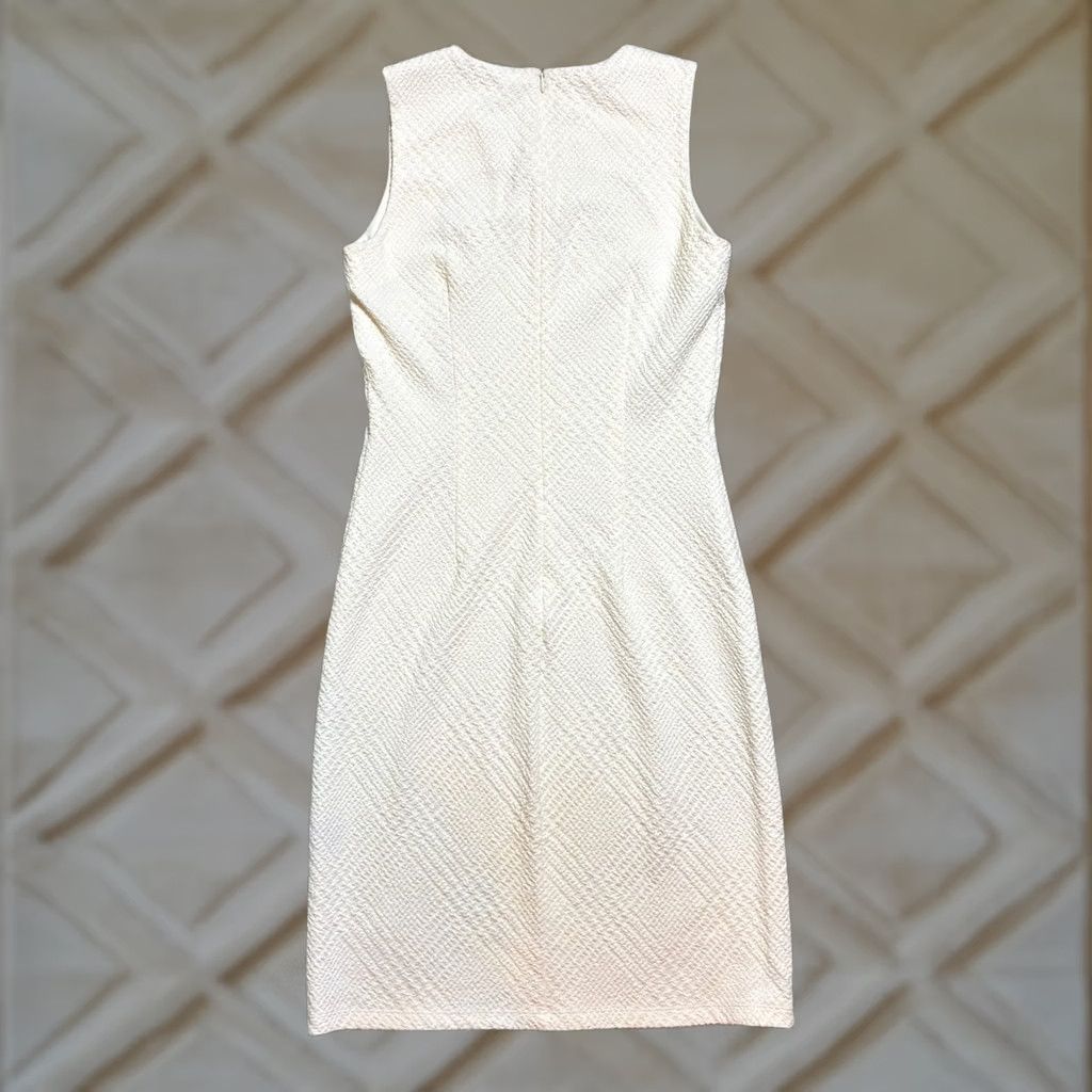 J.McLaughlin VINTAGE J.McLaughlin Geometric Sleeveless Shift Dress Womens XS Cream Size XS / US 0-2 / IT 36-38 - 1 Thumbnail