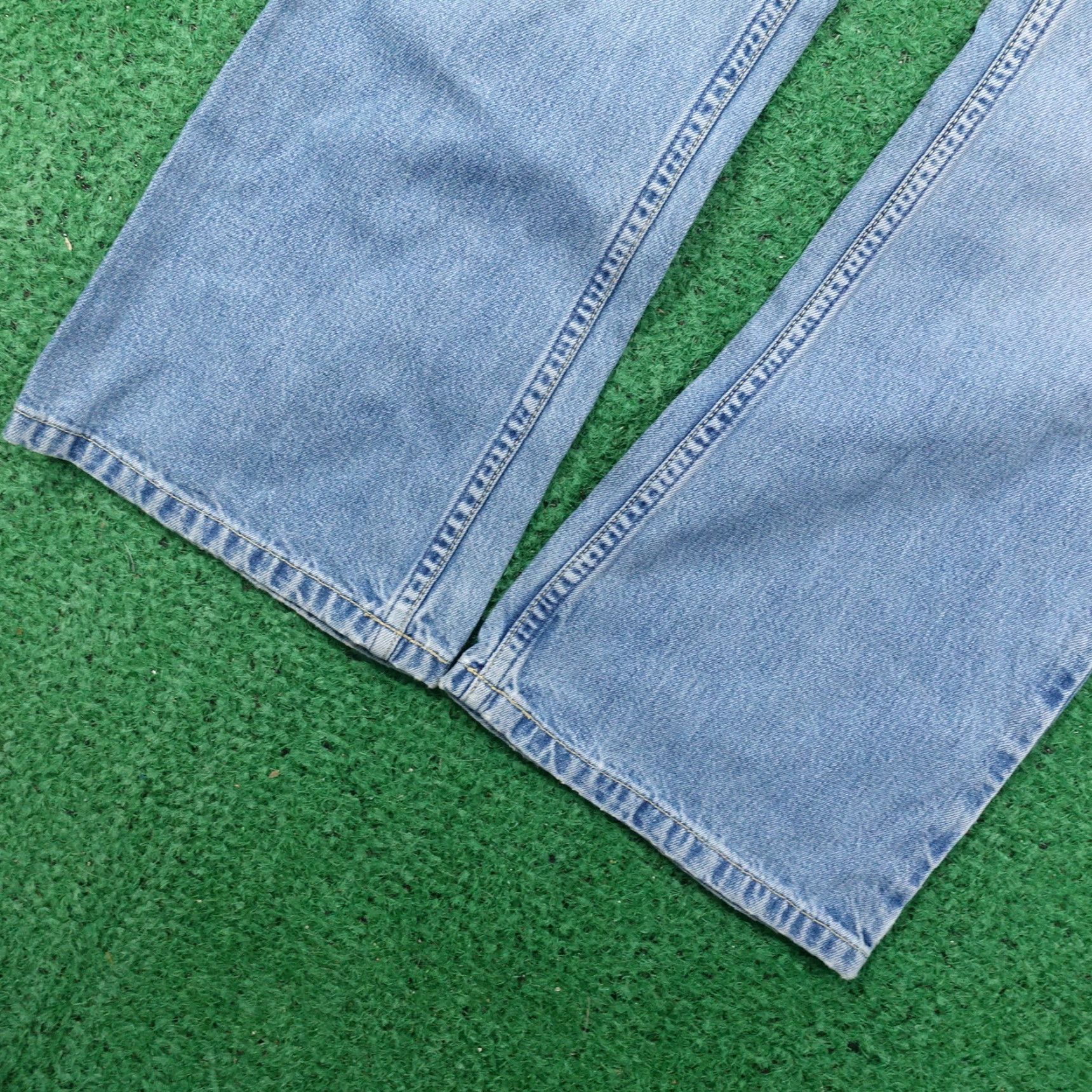 Tommy Hilfiger Vintage Tommy Hilfiger Women's Blue Bootcut Jeans Size 5 Regular Fit 28x28 Denim 90s Size 27" / US 4 / IT 40 - 6 Thumbnail