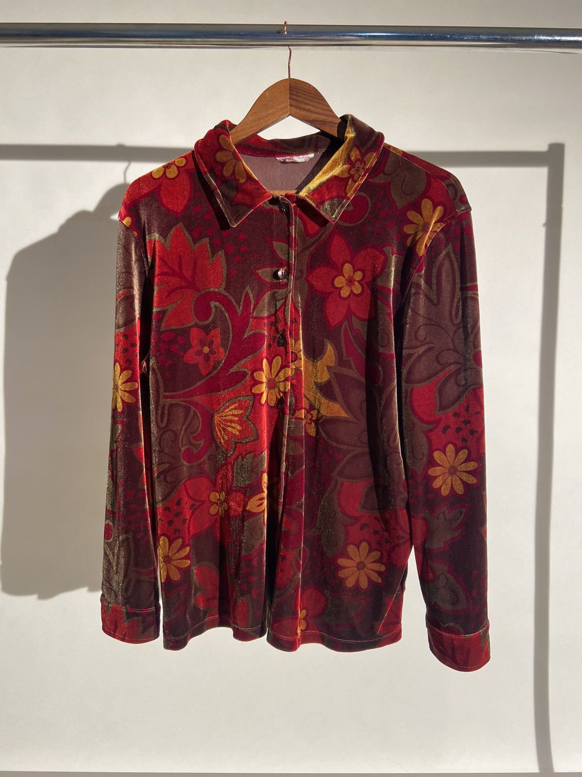 Vintage Vintage 70s floral velvet button-up Size US S / EU 44-46 / 1 - 1 Thumbnail