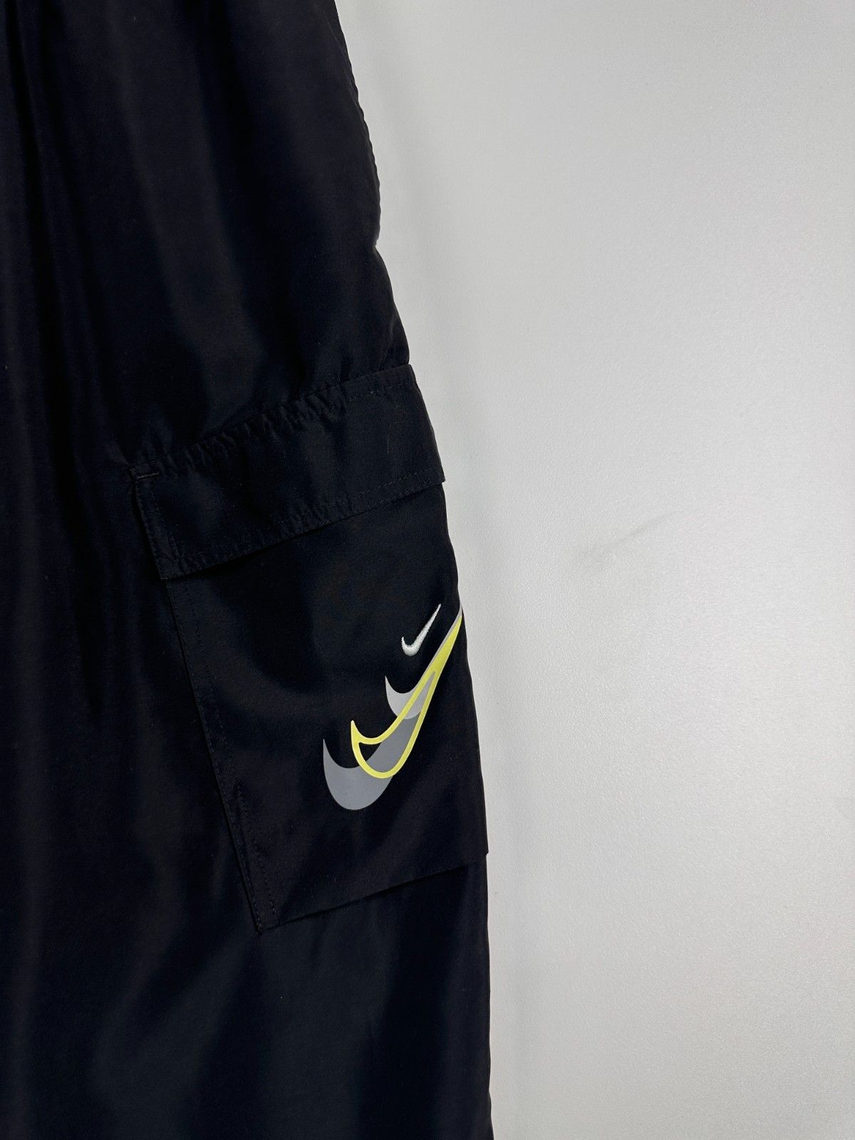 Nike Nike Cargo Track Pant Black Neylon Mens Size M Size US 32 / EU 48 - 4 Thumbnail