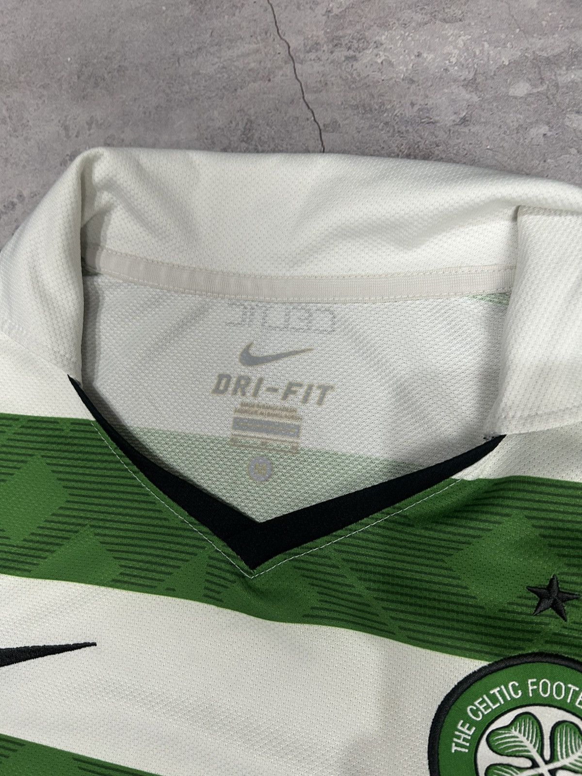 Nike Nike Celtic 2010/2011 Home Jersey Collared Size Medium Size US M / EU 48-50 / 2 - 12 Thumbnail
