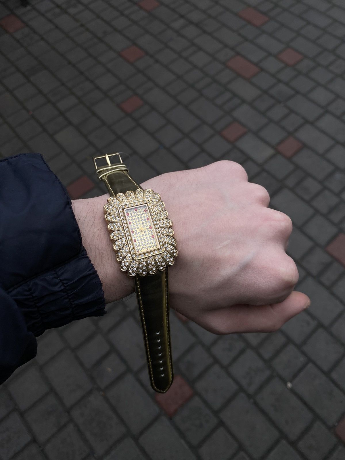 Vintage Luxury Rhinestone Gold Watch – Statement Piece Size ONE SIZE - 9 Thumbnail
