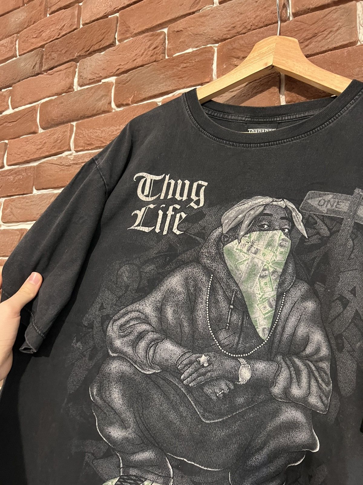 Band Tees Rare 2Pac Thug Life Legend Vintage Rap Band Tee Tupac 00 Size US XL / EU 56 / 4 - 4 Thumbnail