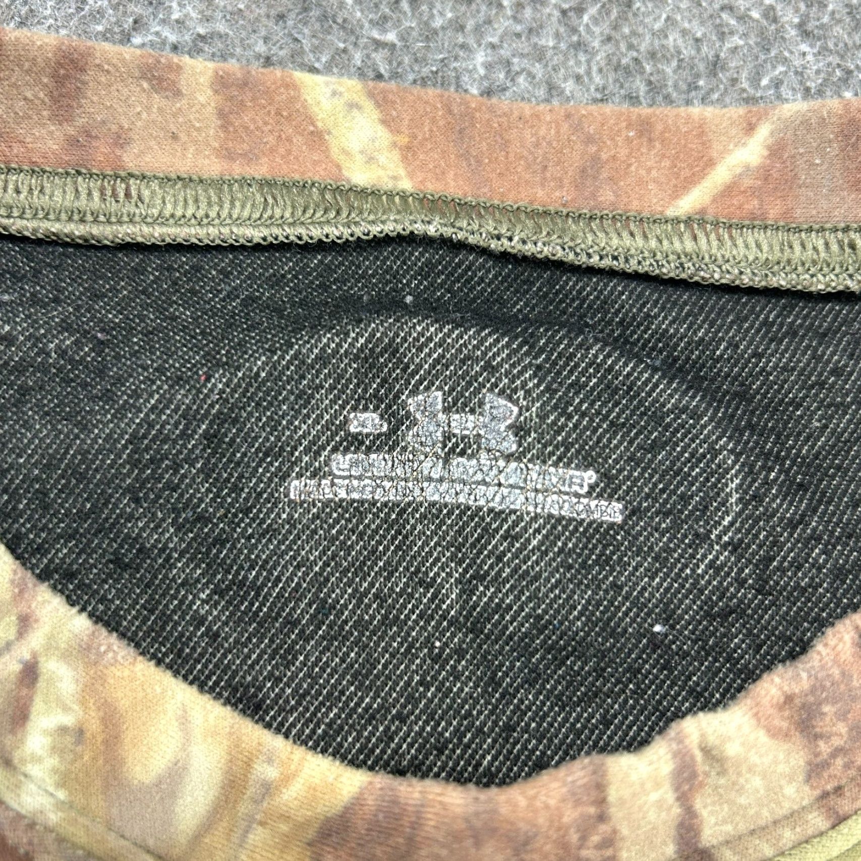Under Armour Under Armour Shirt Mens XL Realtree Camo Mock Neck Fitted Compression Polyester Slim Multicolor 90s Camouflage Long Sleeve Size US XL / EU 56 / 4 - 4 Thumbnail