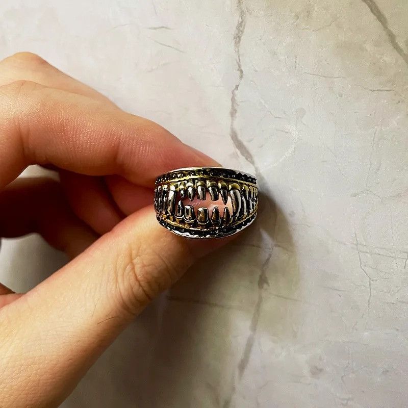 Japanese Brand × Jewelry × Vintage Retro Devil Teeth Ring Size ONE SIZE - 1 Thumbnail