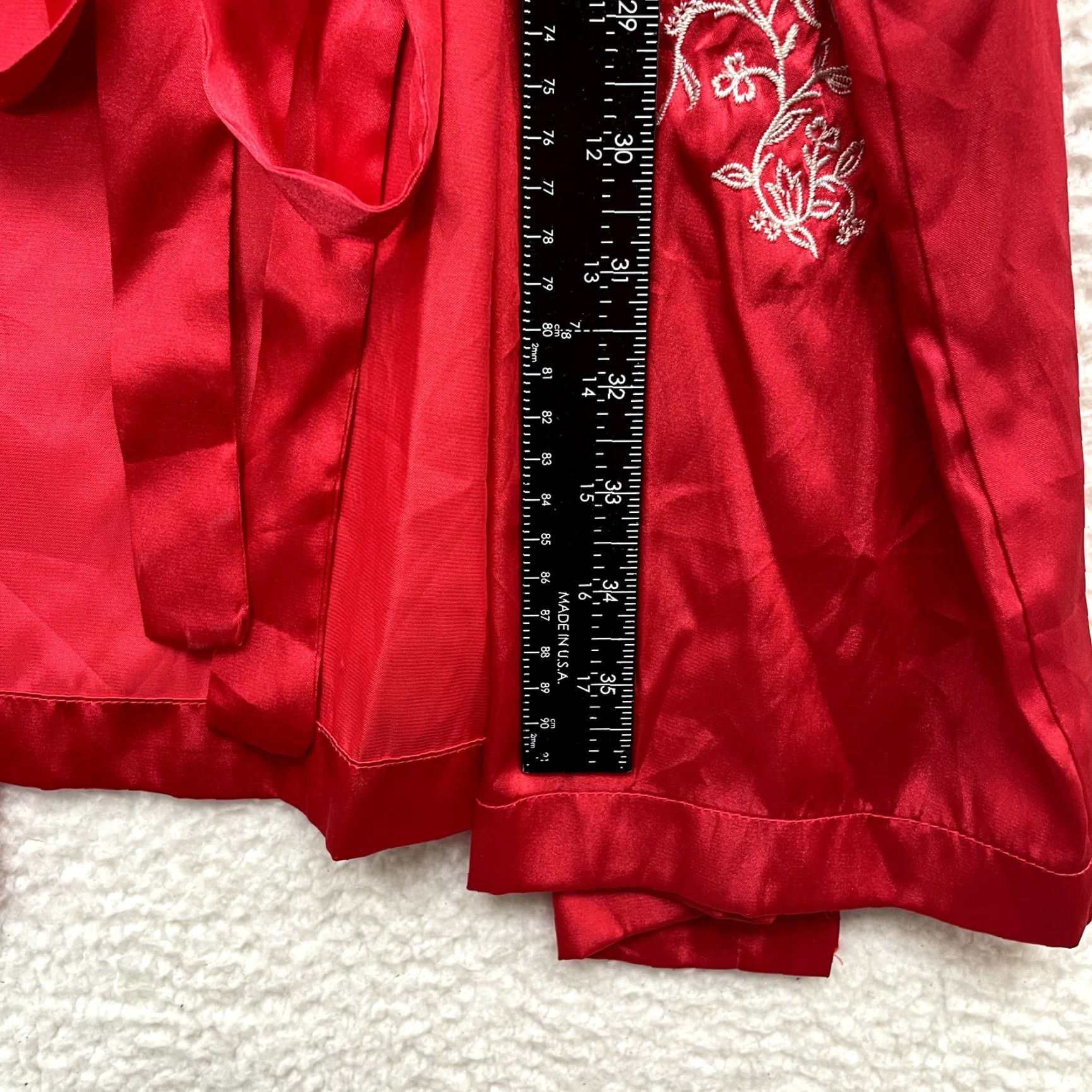 Vintage VINTAGE Y2K Robe Kimono XL 16 18 Red Satin Lace Embroidered Floral Luxe Sexy SECRET TREASURES Satin Robe Kimono Mens Womens Size ONE SIZE - 5 Thumbnail