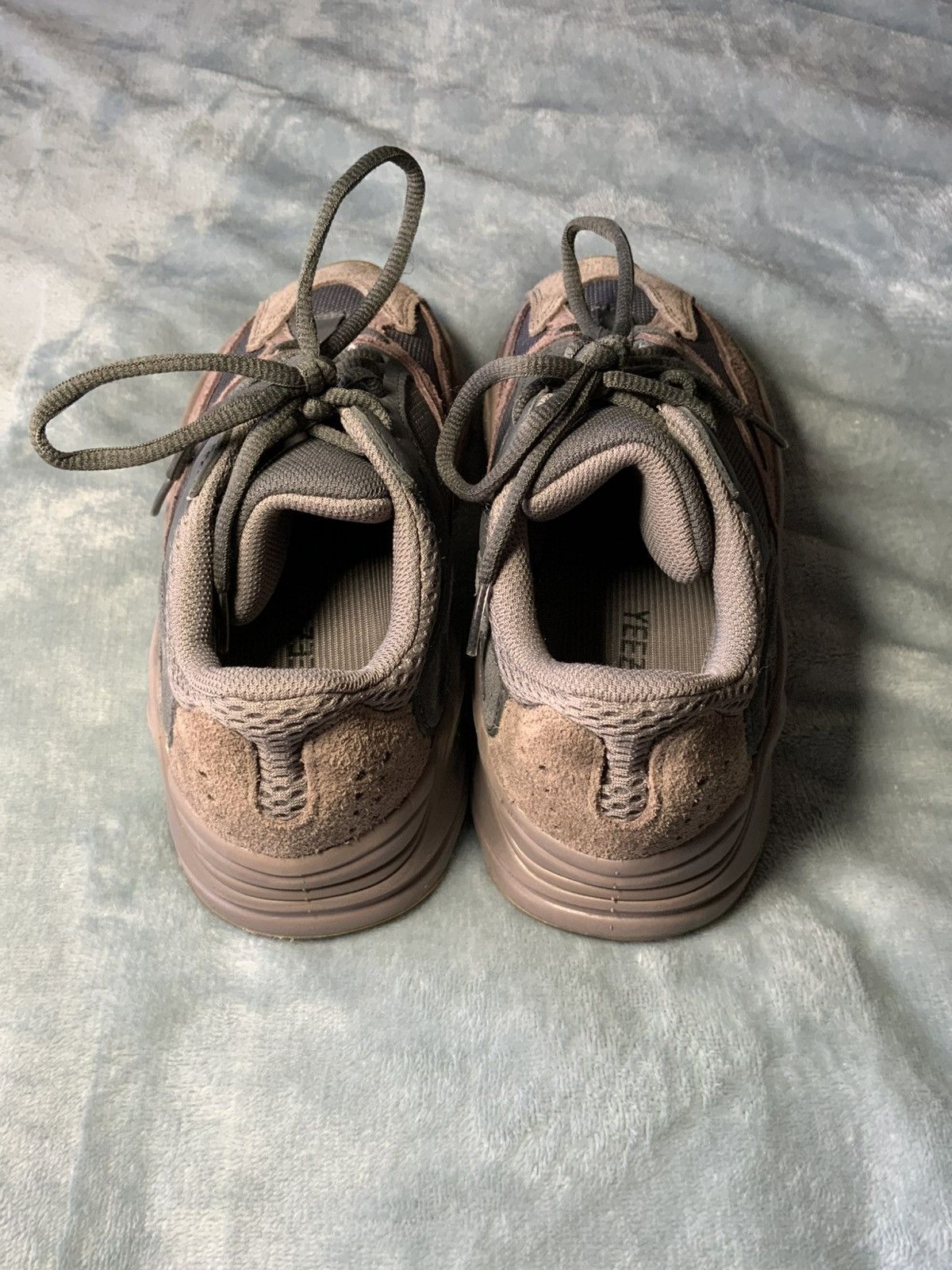 Yeezy Yeezy 700 mauve Size US 5 / EU 37 - 5 Thumbnail