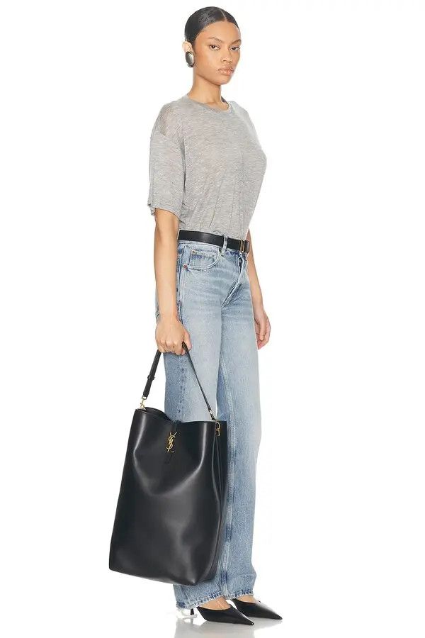 Saint Laurent Paris o1bcso1str1225 Size:OS/Oversized Le 37 in Black Size ONE SIZE - 4 Thumbnail