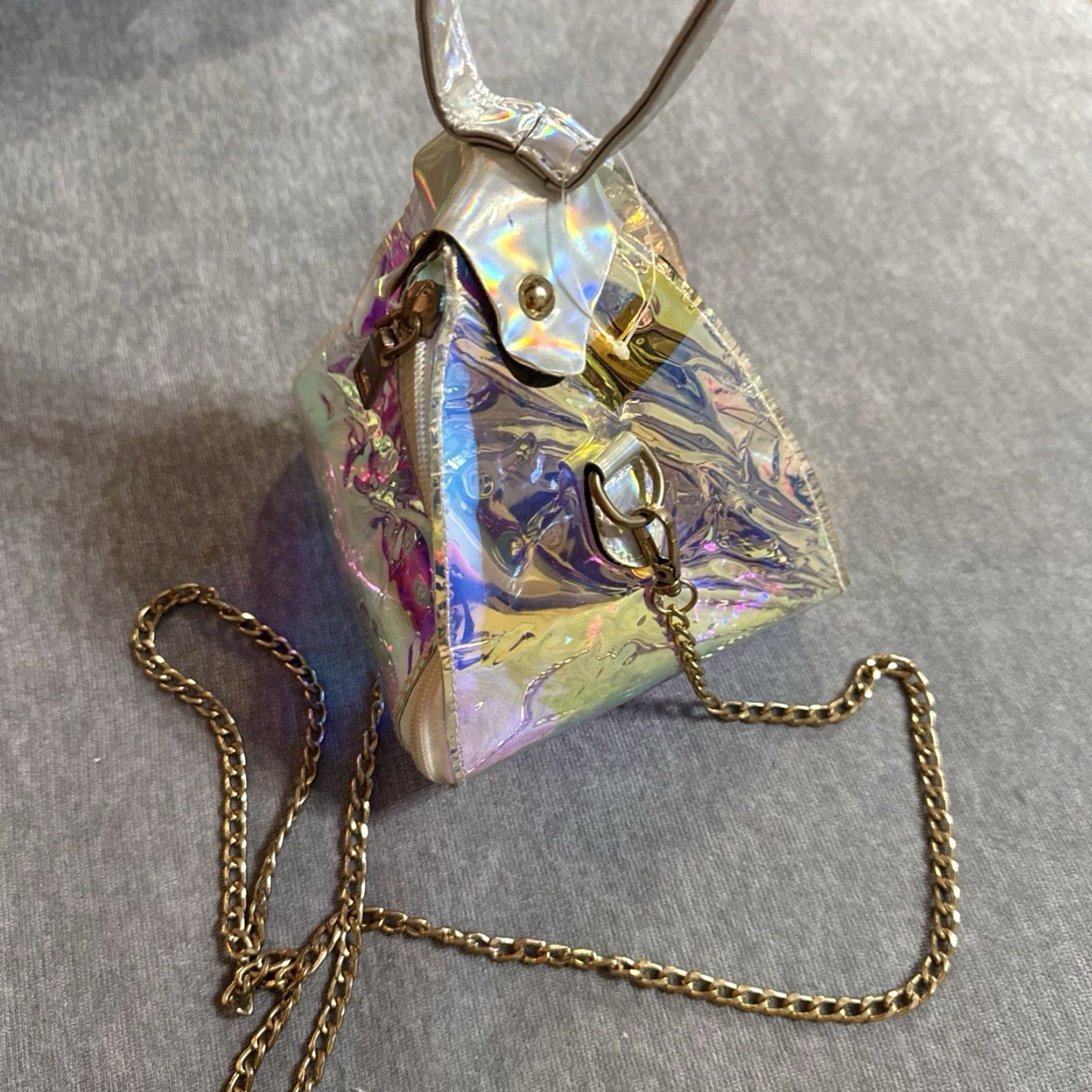 Triangl Y2K Holographic Iridescent Women's Crossbody Handbag Purse Triangle Gold Chain - Silver Exterior - Crossbody - Women - Pre-owned Excellent Size ONE SIZE - 3 Thumbnail