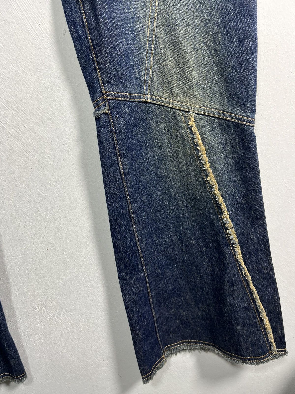 Japanese Brand Jeans Flare Y2K DESIGN JOUER AUX ÉCHECS Size 33" - 5 Thumbnail