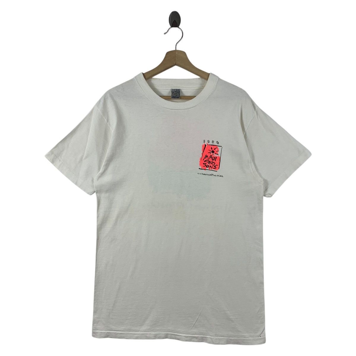 Vintage Vintage 90s MAUI & SONS big logo back hit Surfing tee Size US M / EU 48-50 / 2 - 2 Thumbnail