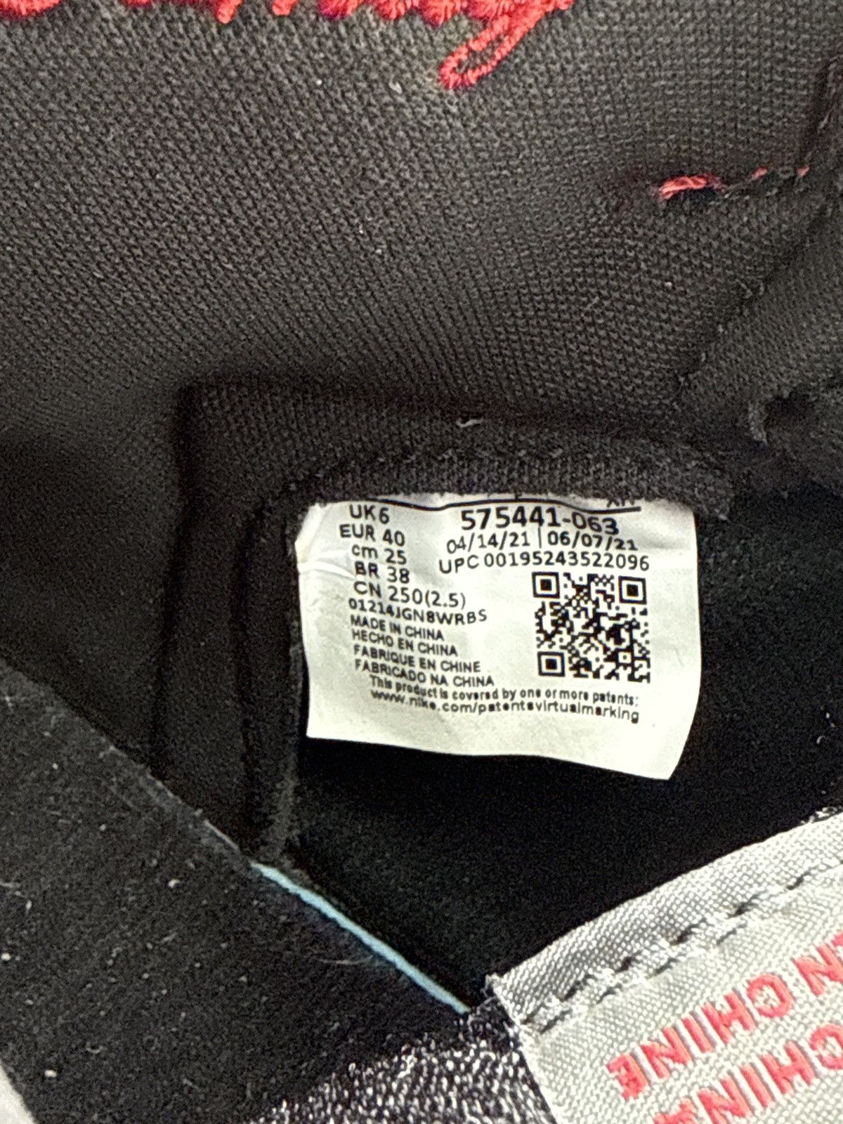 Jordan Brand Jordan 1 High Patent Bred Size US 7 / EU 40 - 7 Thumbnail