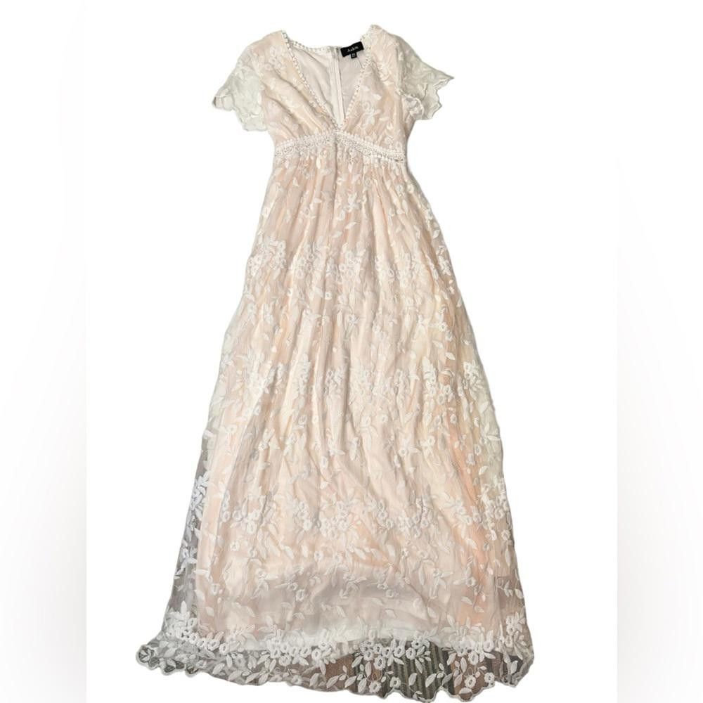 Aakaa l NWT Floral Embroidered White/Peach Maxi Dress XS