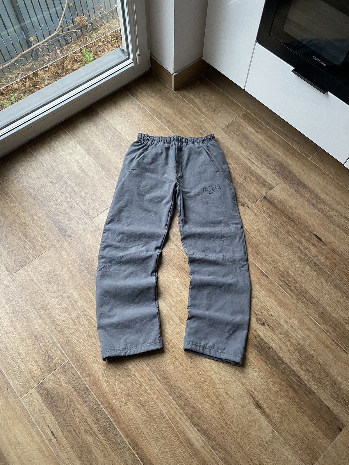 Nike Nike Vintage Pants Nylon Baggy Drill Japanese Y2K Sweatpants Size US 32 / EU 48 - 1 Thumbnail