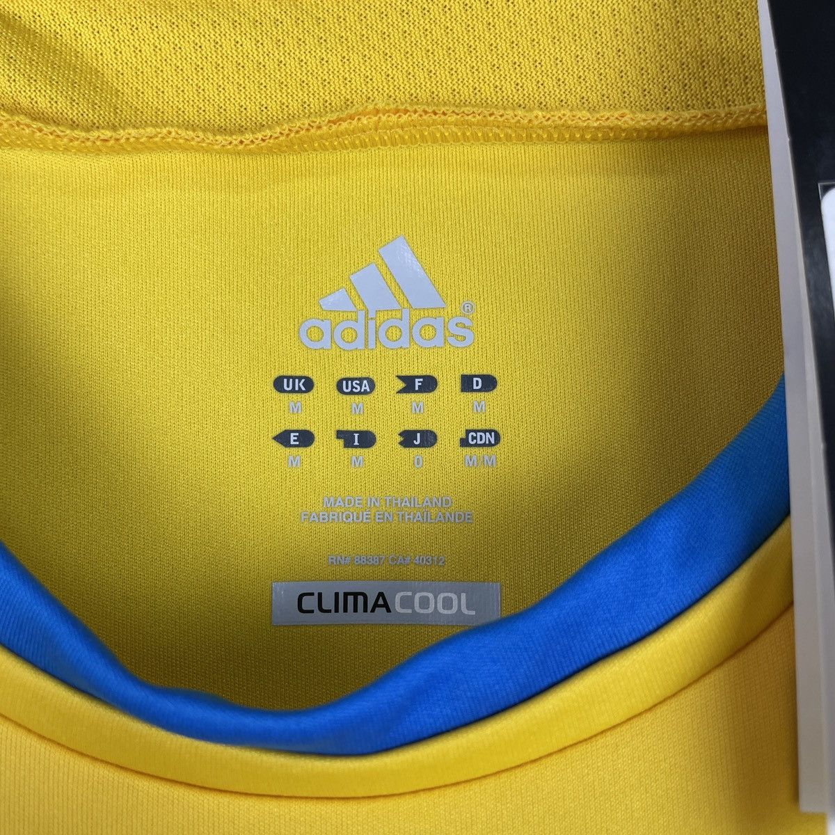 Adidas Ukraine National Team Home Genuine Jersey Shirt Euro 2012 M Size US M / EU 48-50 / 2 - 6 Thumbnail
