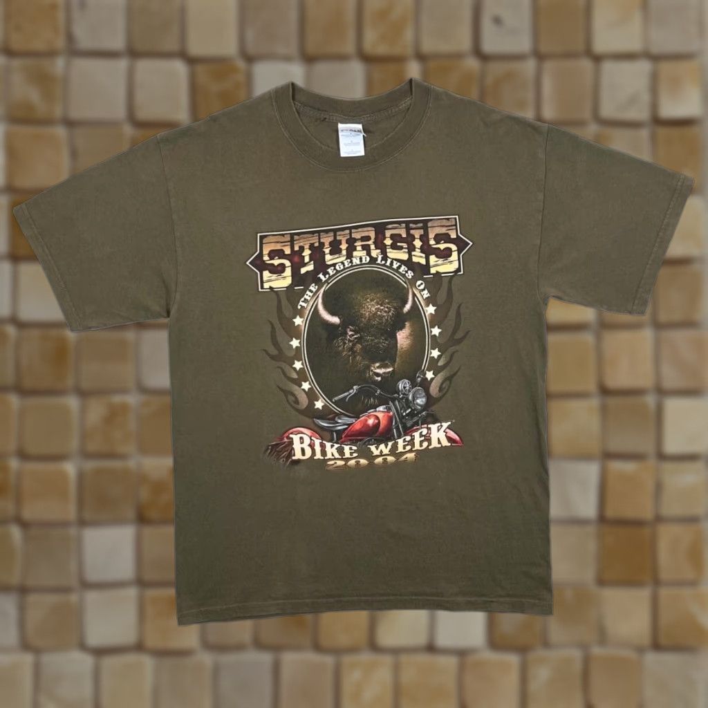 Gildan VINTAGE Sturgis Bike Week (2004) Gothic Biker Souvenir Graphic T-Shirt Large Green Size US L / EU 52-54 / 3 - 1 Thumbnail