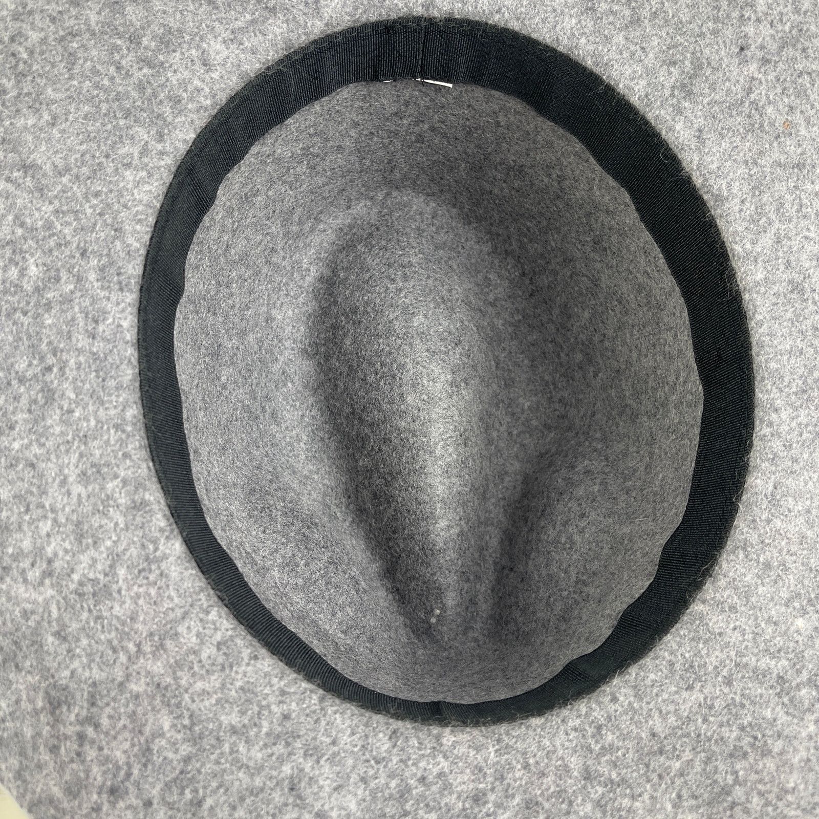 Forever 21 Grey Felt Fedora Hat Short Brim Black Faux Leather Band Size ONE SIZE - 24 Thumbnail