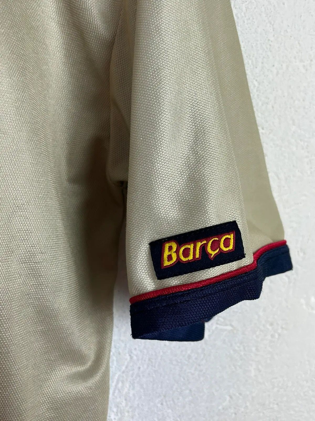 Vintage FC Barcelona Licensed 2001/02 Away Kit #7 Saviola Jersey Size US S / EU 44-46 / 1 - 5 Thumbnail