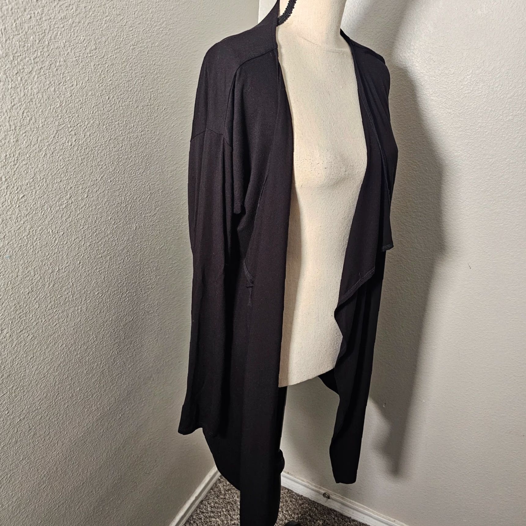 Vince Camuto VINCENT CAMUTO Black Cardigan Sweater Women’s L Open Front Long Sleeve Rayon Knit Size L / US 10 / IT 46 - 4 Thumbnail