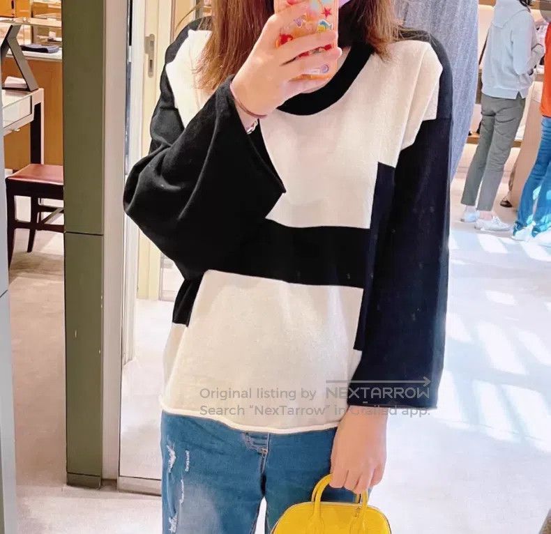 Hermes Hermes Black and White Colorblock Crew Neck Sweater Size XXS / US 00 / IT 34 - 2 Thumbnail
