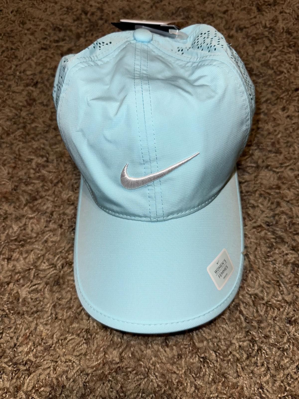 Nike Women’s Perforated Heritage86 Golf Hat/Cap Sample