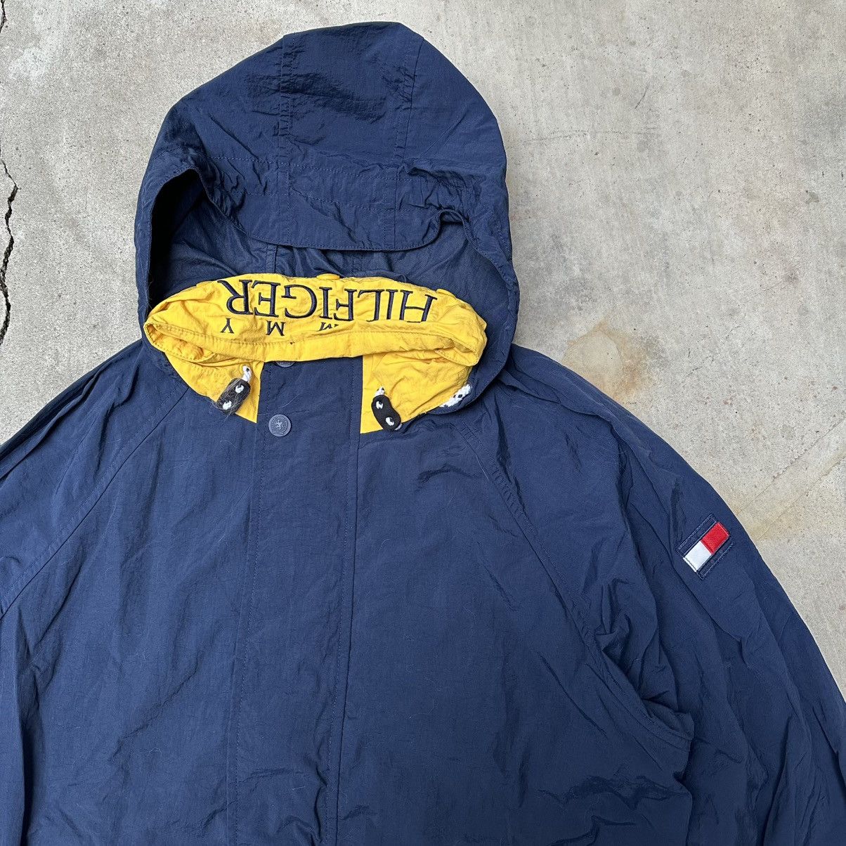 Tommy Hilfiger Vintage Tommy Hilfiger Windbreaker Size US XL / EU 56 / 4 - 4 Thumbnail