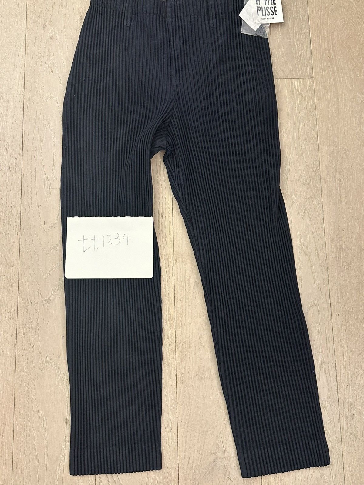 Homme Plisse Issey Miyake Issey Miyake Pleats Size US 30 / EU 46 - 1 Thumbnail