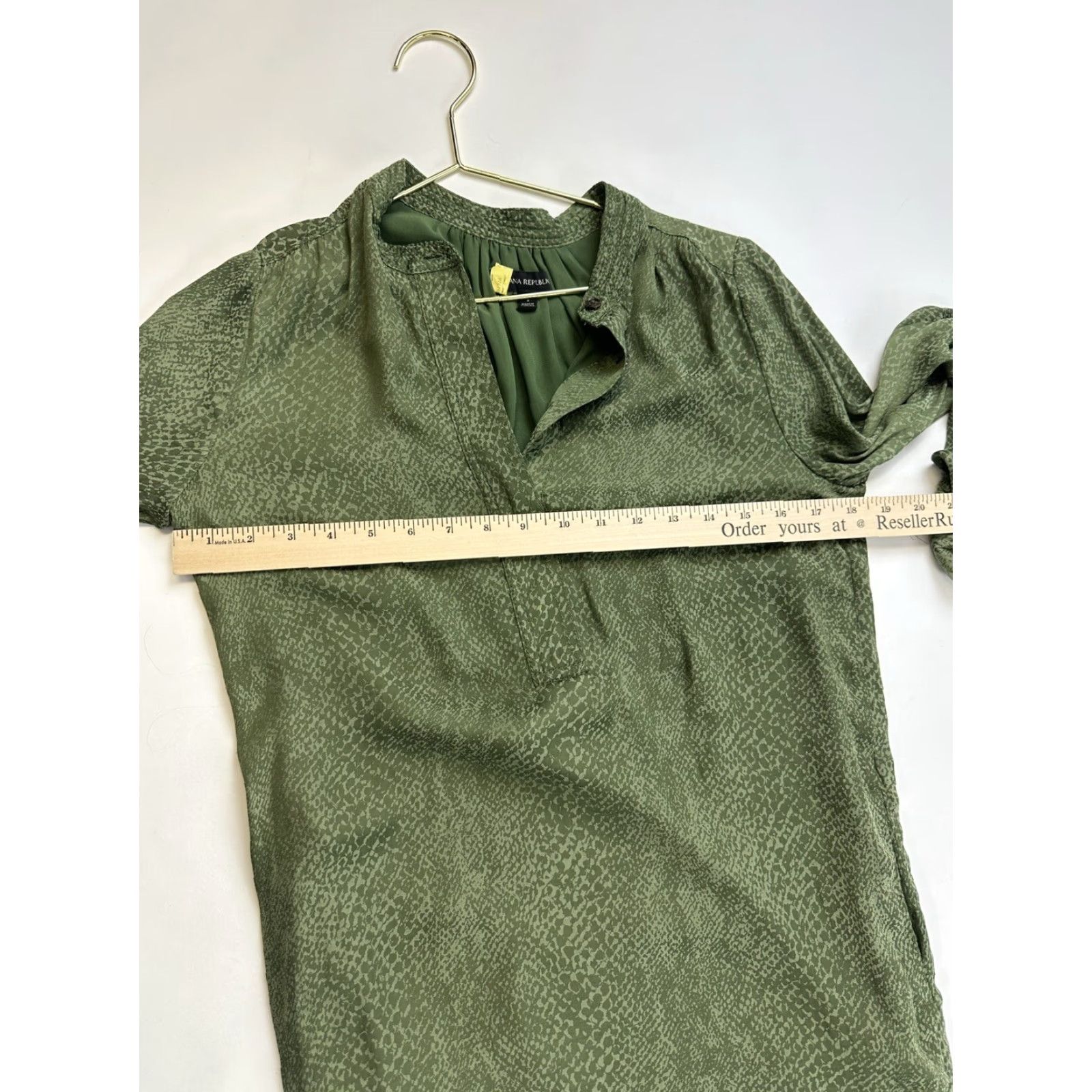 Banana Republic Banana Republic Dress Women’s 2 Green Python Print Modest Sheath Knee Length Womens Size XS / US 0-2 / IT 36-38 - 4 Thumbnail
