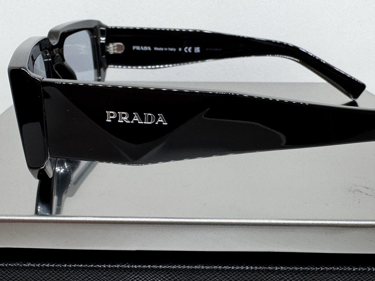 Prada Prada Symbole sunglasses PR 06YS 16K10L 53. New Collection Size ONE SIZE - 7 Thumbnail