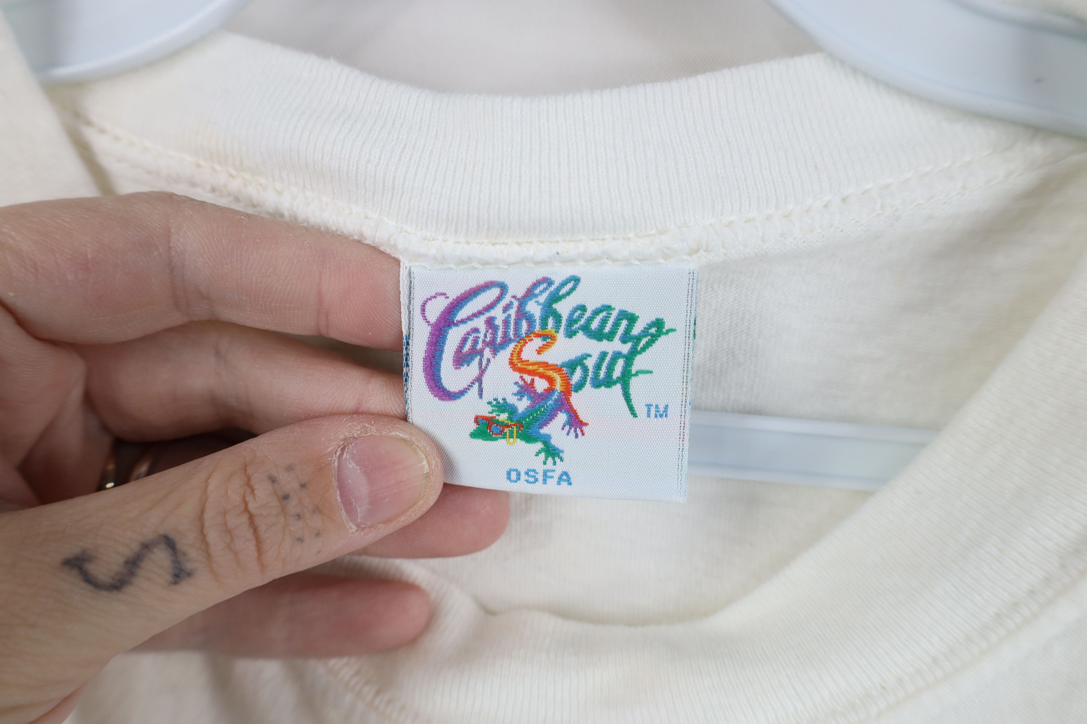 Vintage Vintage 90s Streetwear Caribbean Clipper Plane T-Shirt USA Size US L / EU 52-54 / 3 - 6 Thumbnail