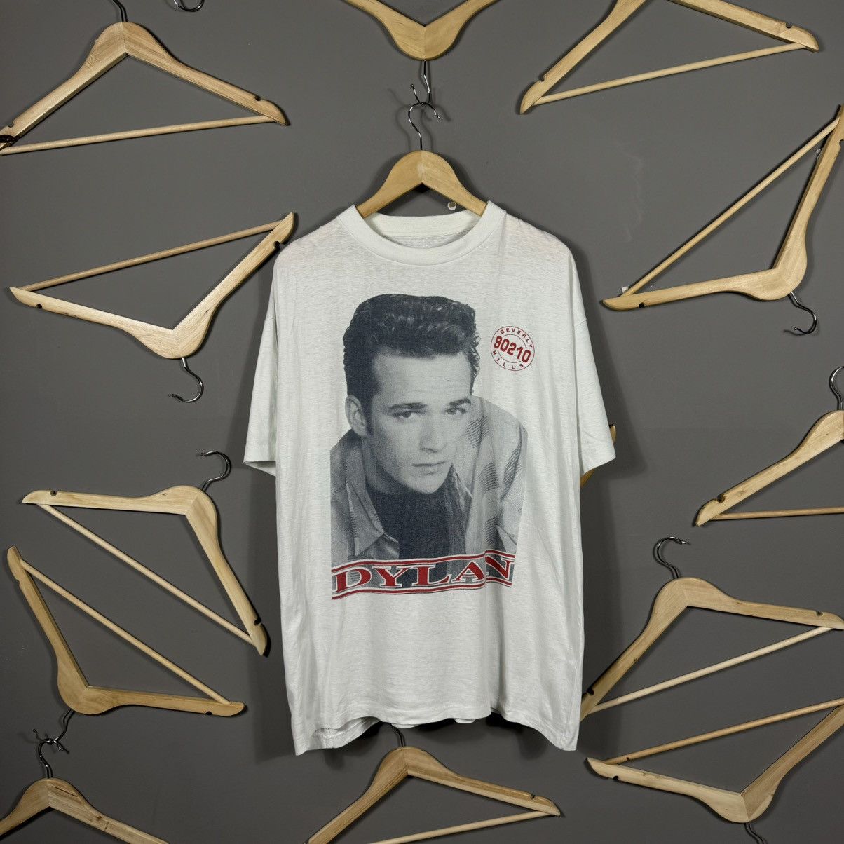 Vintage Vintage Beverly Hills 90210 Dylan 90s Movie T-shirt Size US XL / EU 56 / 4 - 1 Thumbnail