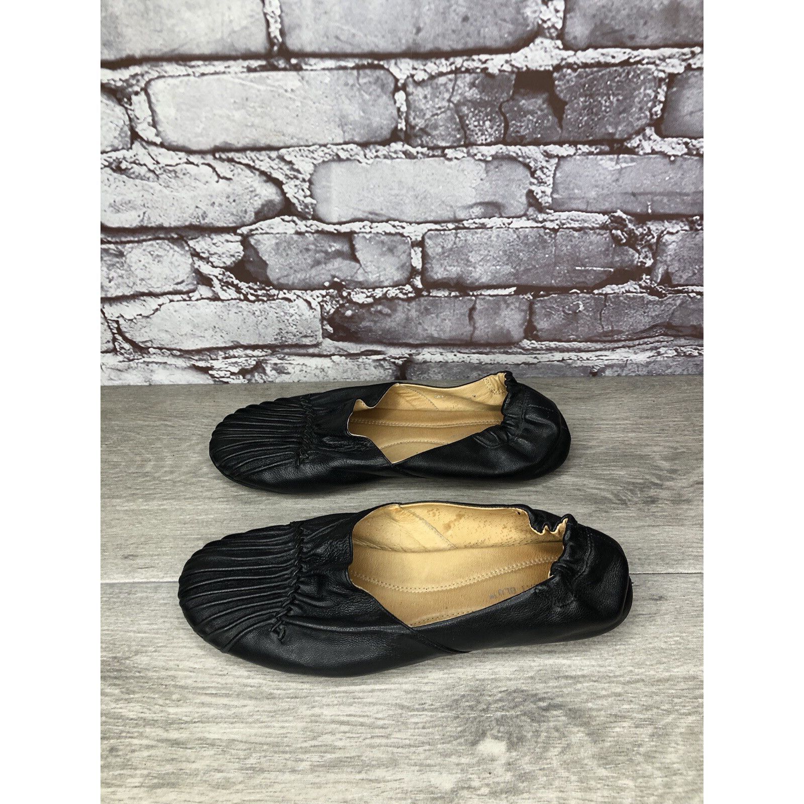 Chocolate Chocolate Blu CAM2 Black Pleated Leather Ballet Flats Shoes Size US 8 / IT 38 - 19 Thumbnail