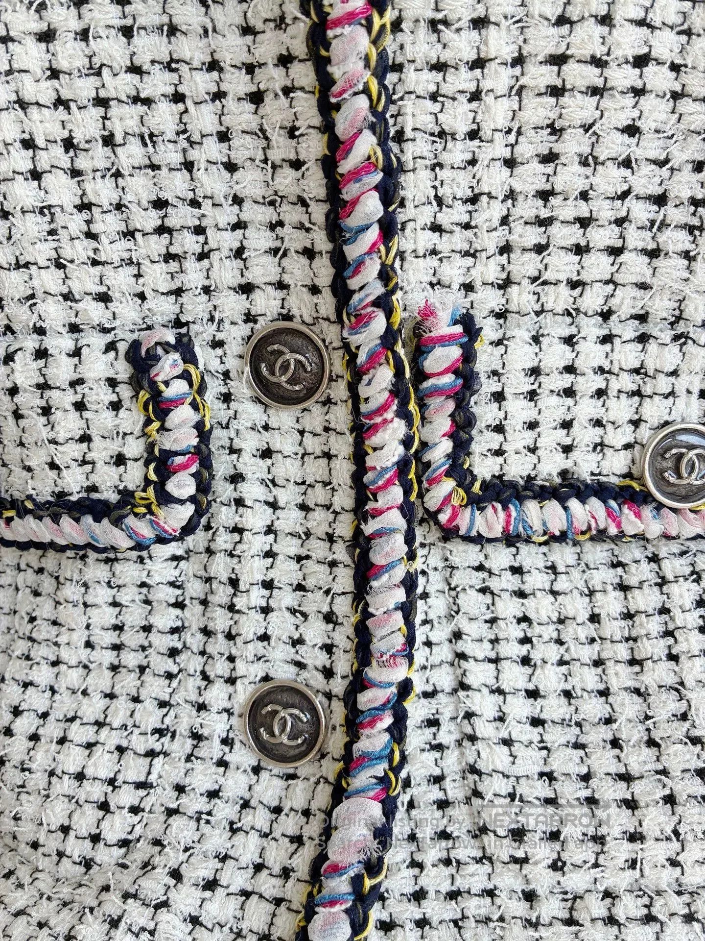 Chanel Chanel 21P White Color Trim Lantern Sleeve Coat. Size XXS / US 00 / IT 34 - 5 Thumbnail