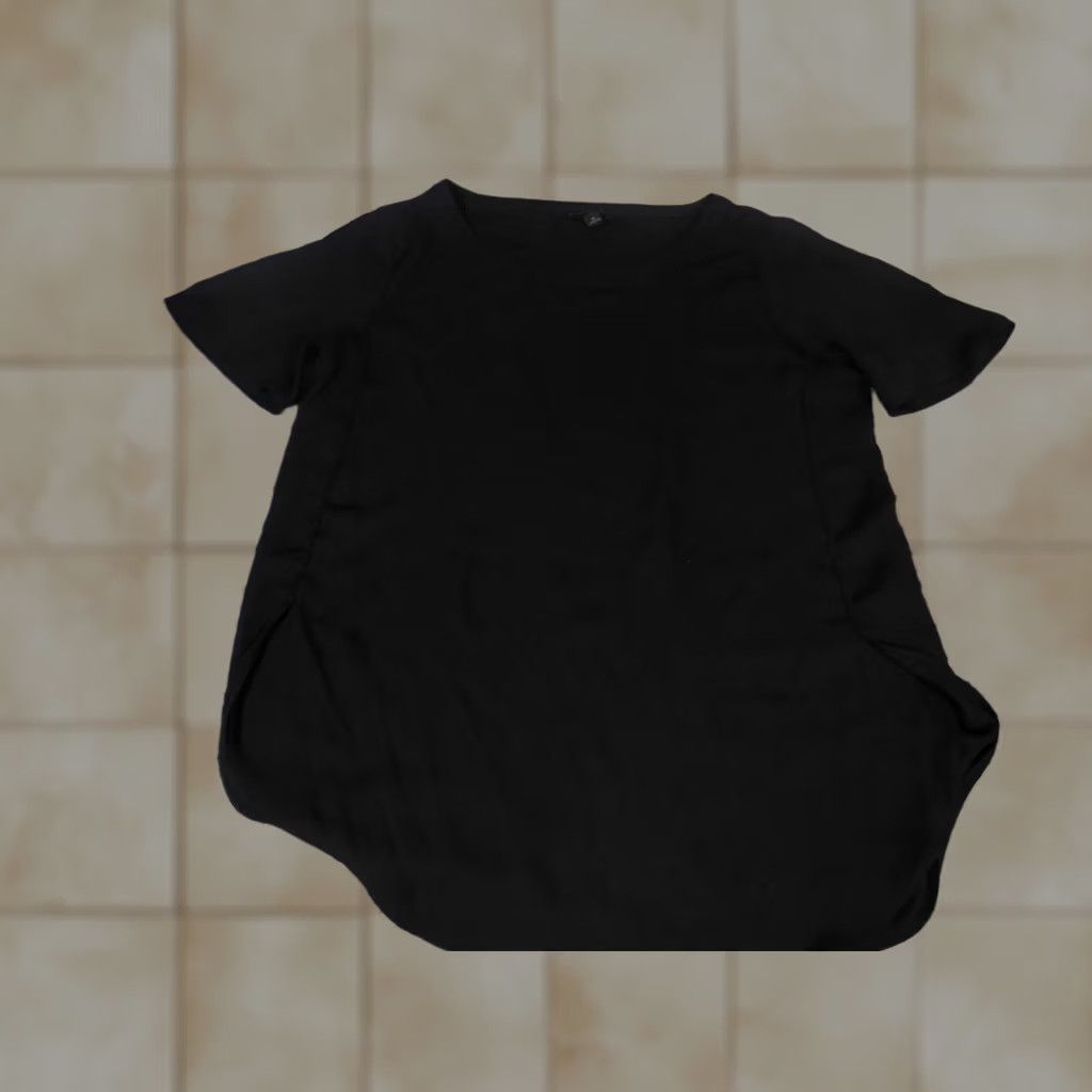 Banana Republic Banana Republic Blouse Short Sleeve Black Crew Neck Pullover S Women Regular Polyester Rayon Casual Basic Classic Stretch Size S / US 4 / IT 40 - 1 Thumbnail