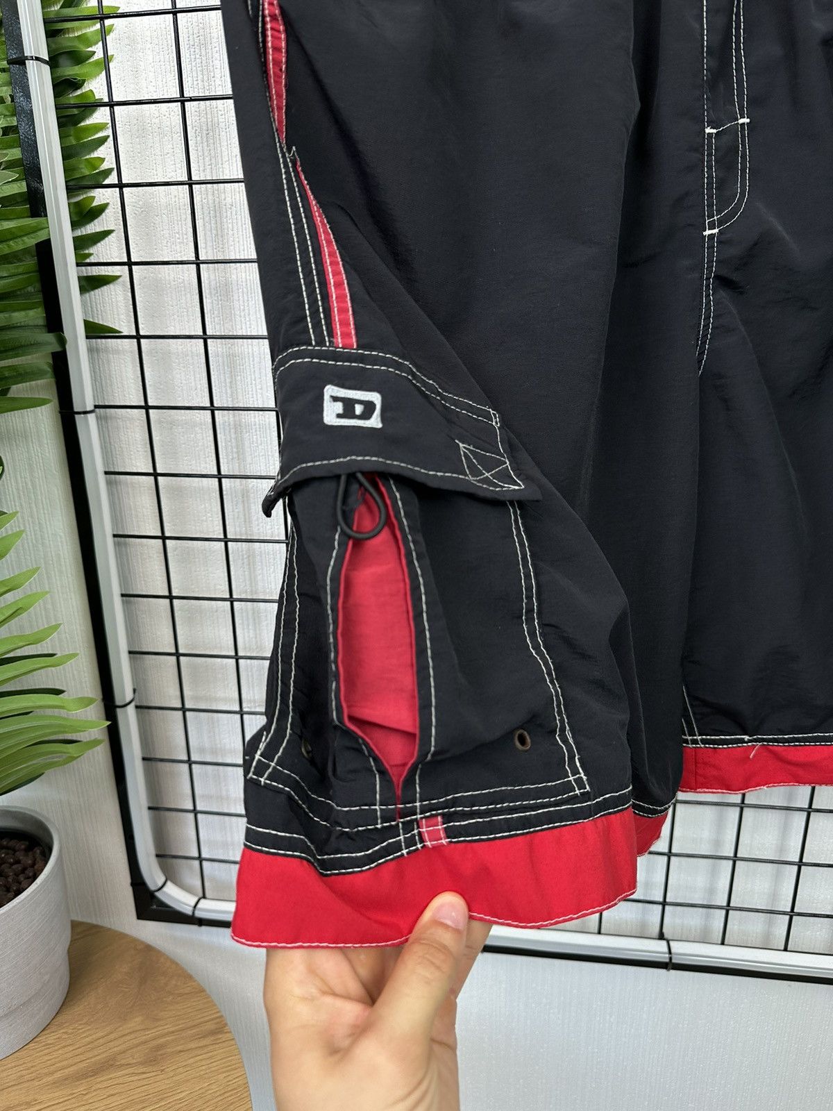 Diesel × Vintage Vintage Diesel Y2K cargo shorts Men L XL Black Size US 36 / EU 52 - 8 Thumbnail