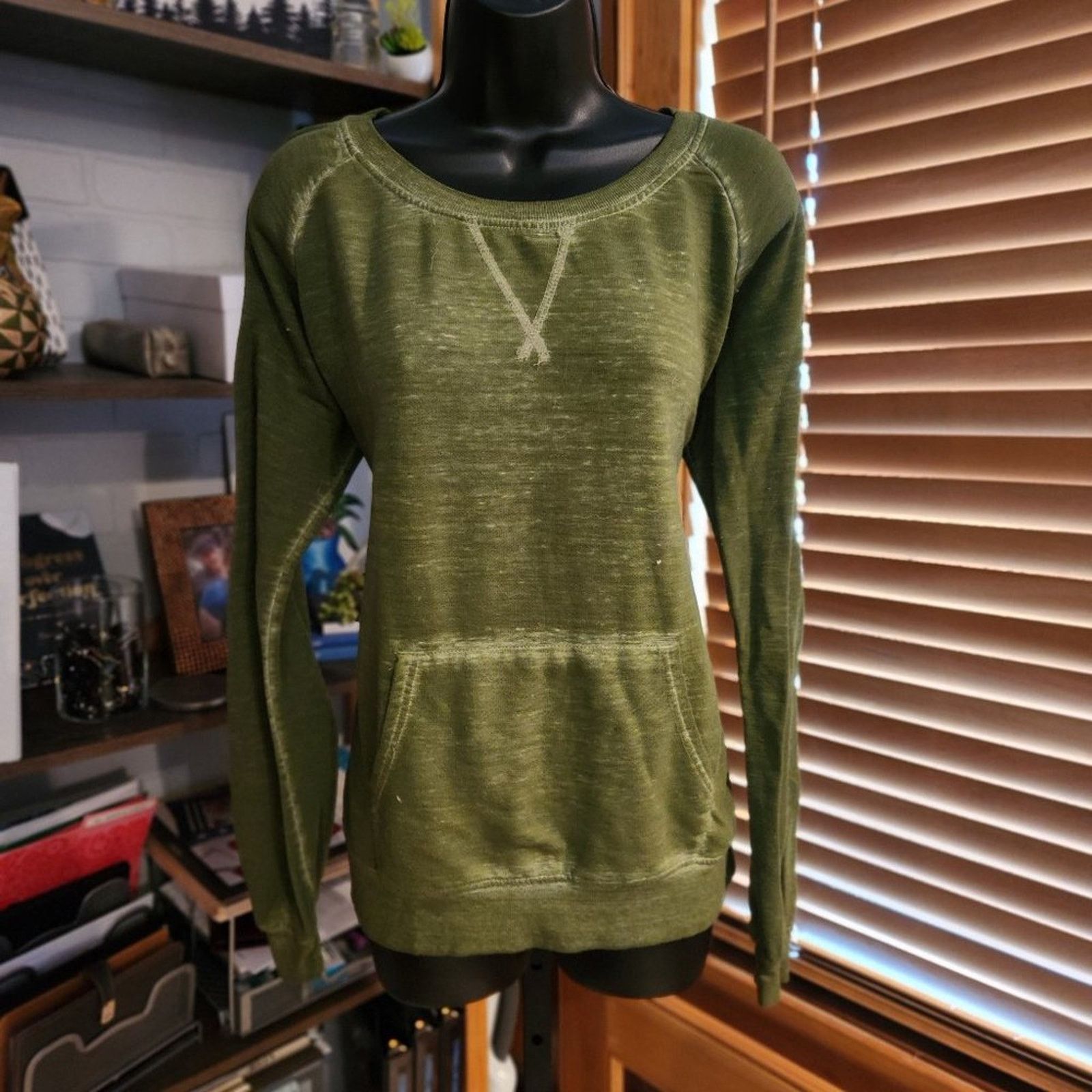 Other Distressed Long Sleeved Crew Neck from Central Park Size L / US 10 / IT 46 - 1 Thumbnail