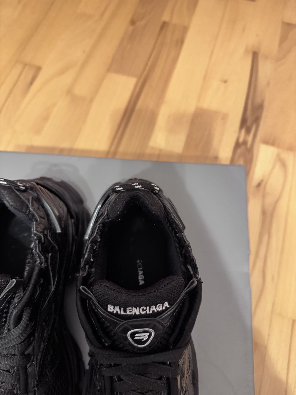 Balenciaga Balenciaga Runner Triple Black Size US 6 / EU 39 - 13 Thumbnail